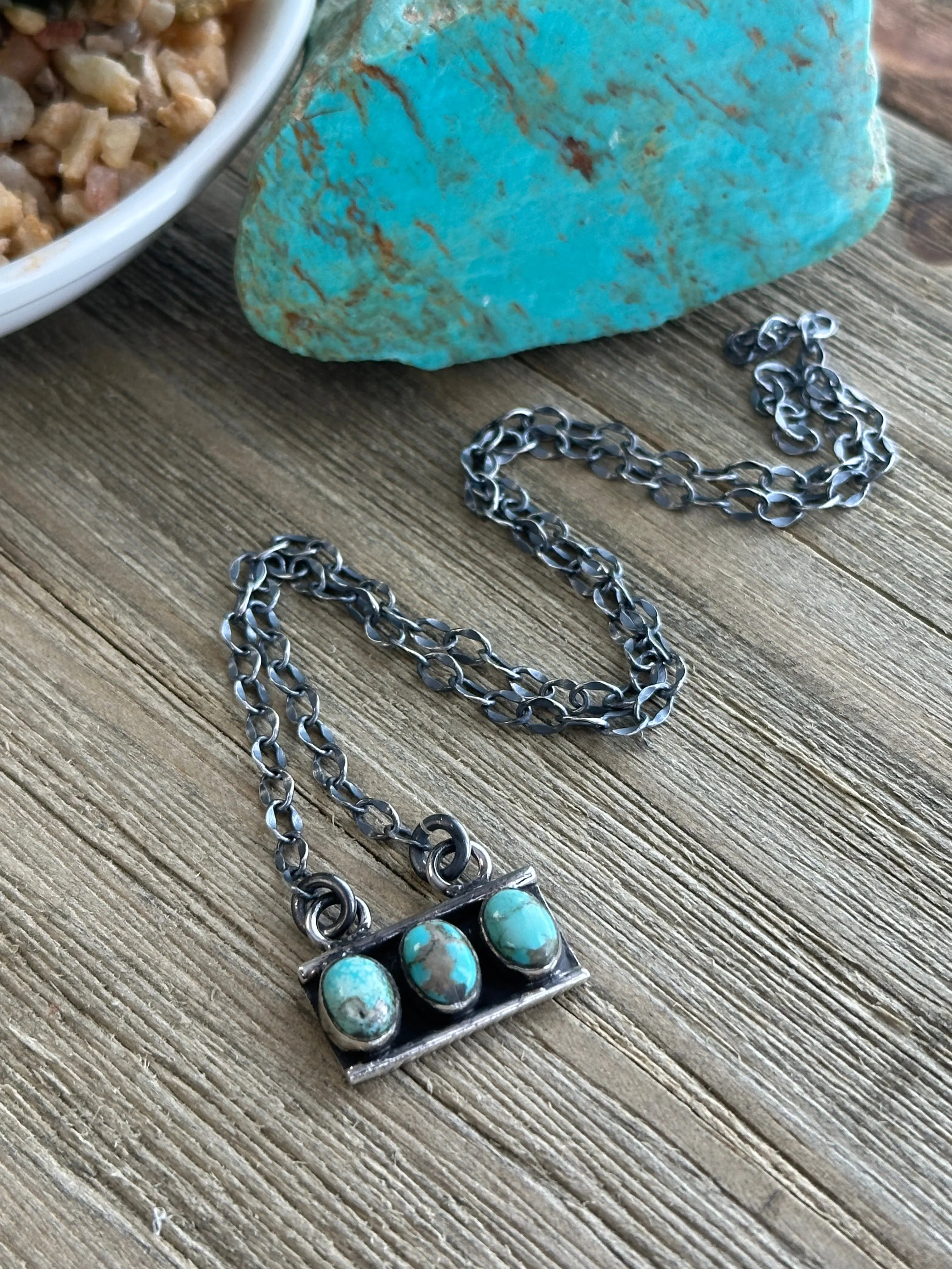 17" Turquoise Fixed Pendent Necklace (Green)