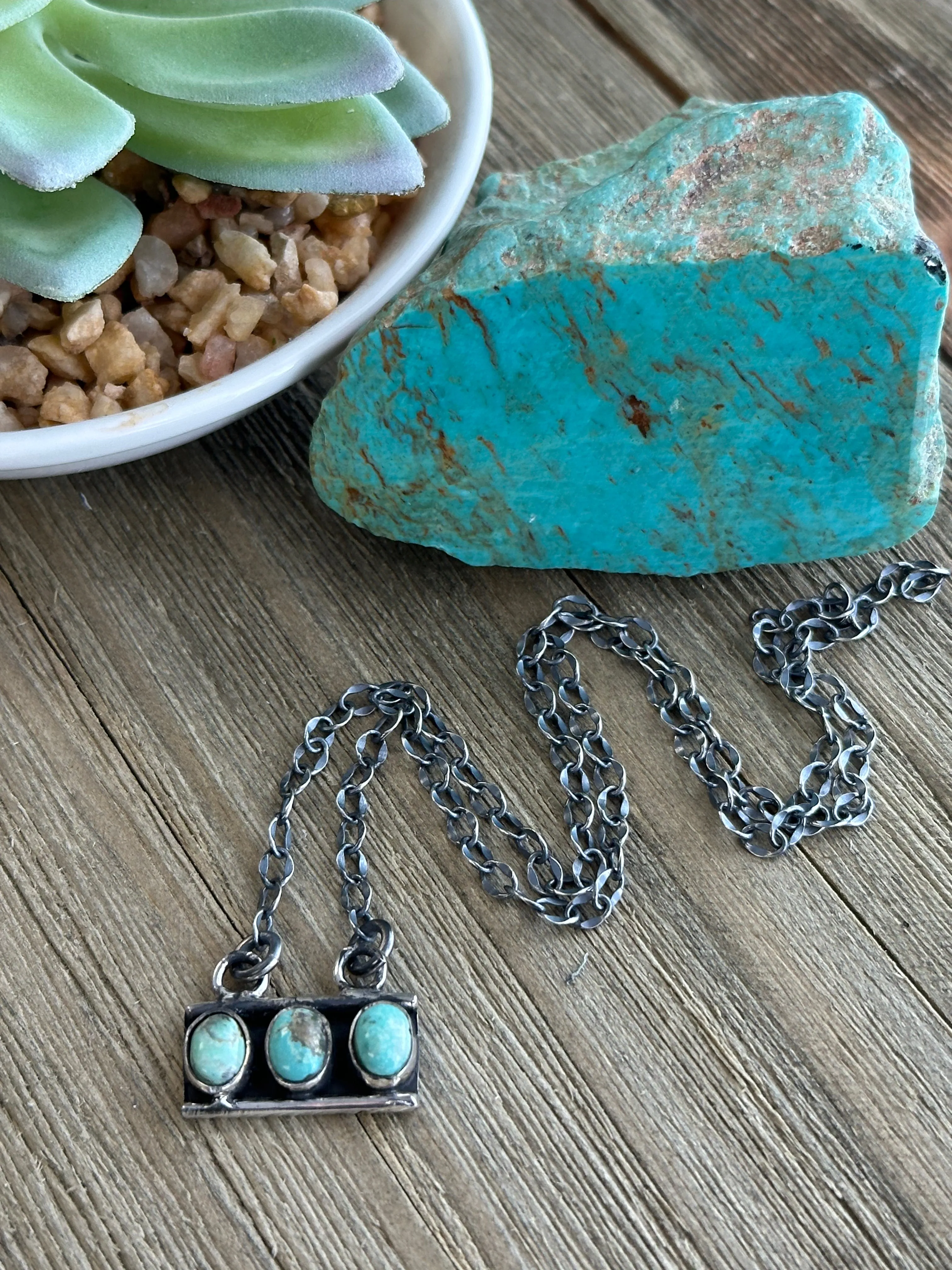 17" Turquoise Fixed Pendent Necklace (Green)