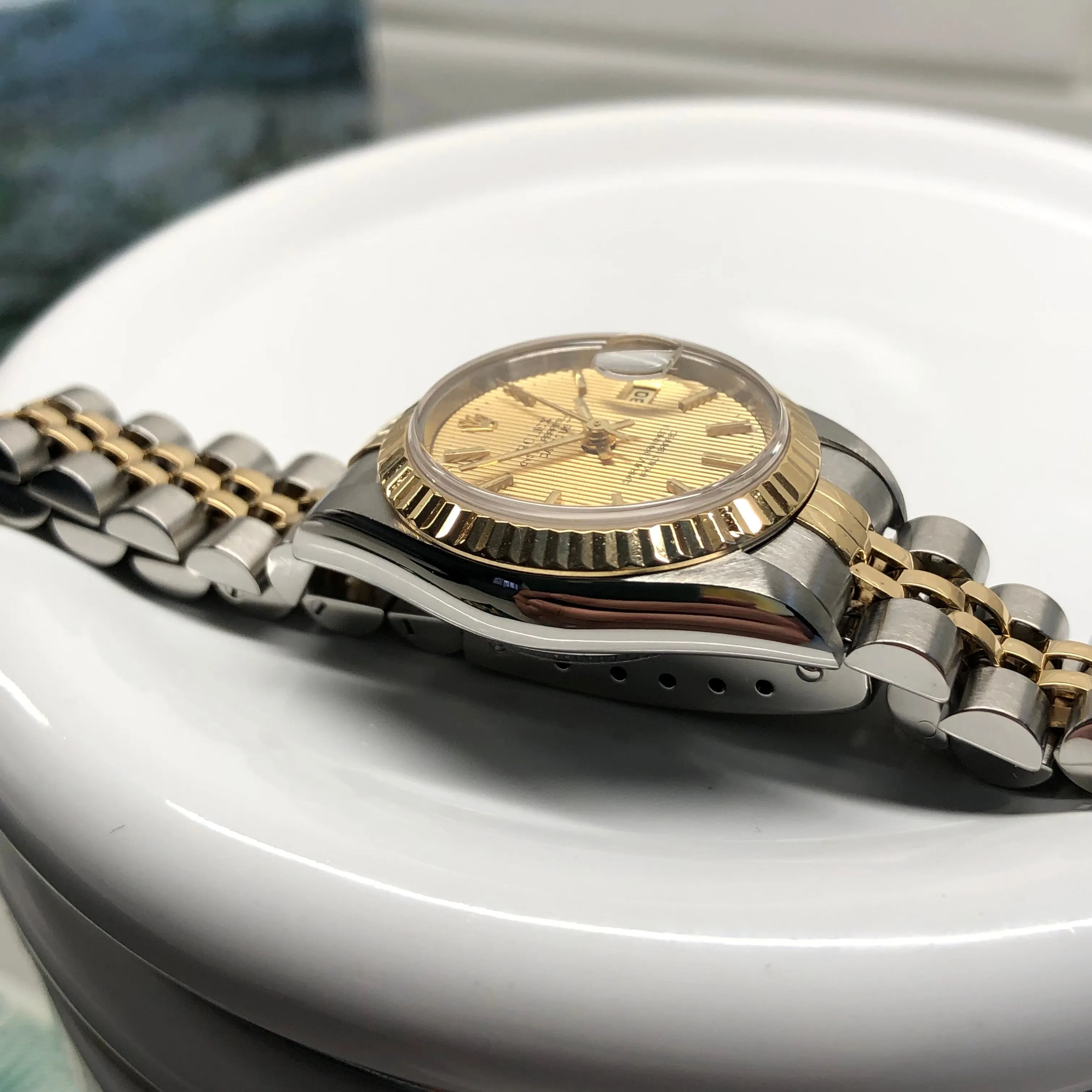 1995 Rolex Datejust 69173 Two Tone Jubilee Champagne Tapestry Dial Ladies Wristwatch Box Papers