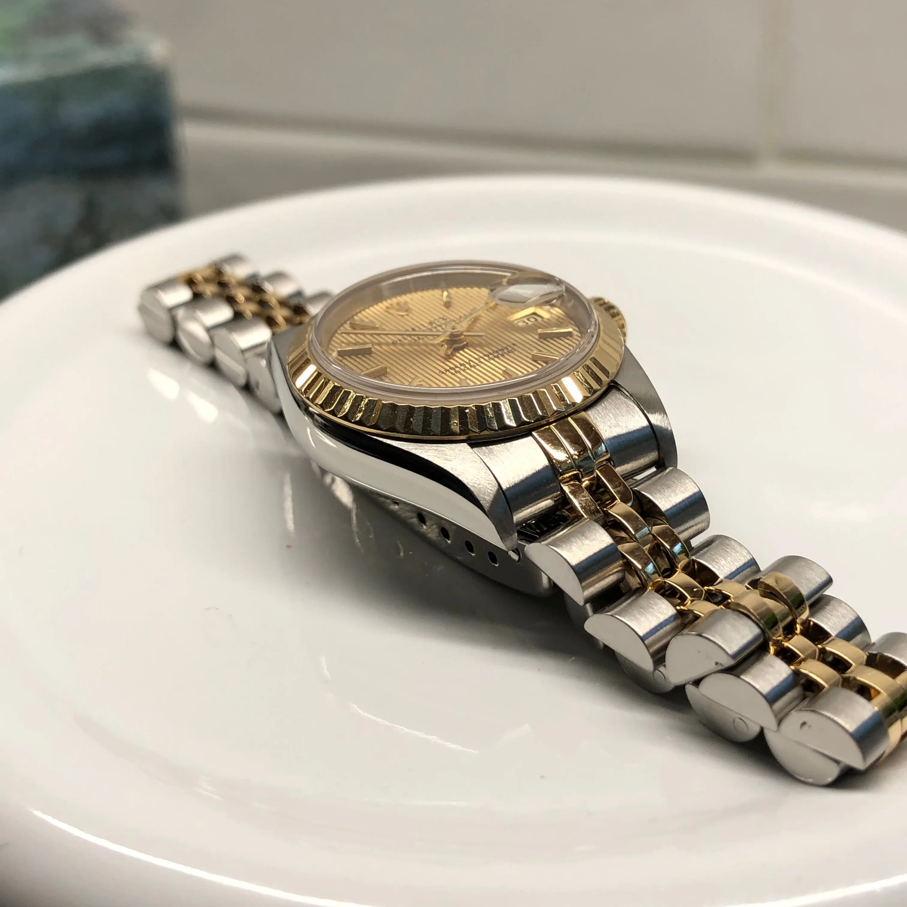 1995 Rolex Datejust 69173 Two Tone Jubilee Champagne Tapestry Dial Ladies Wristwatch Box Papers