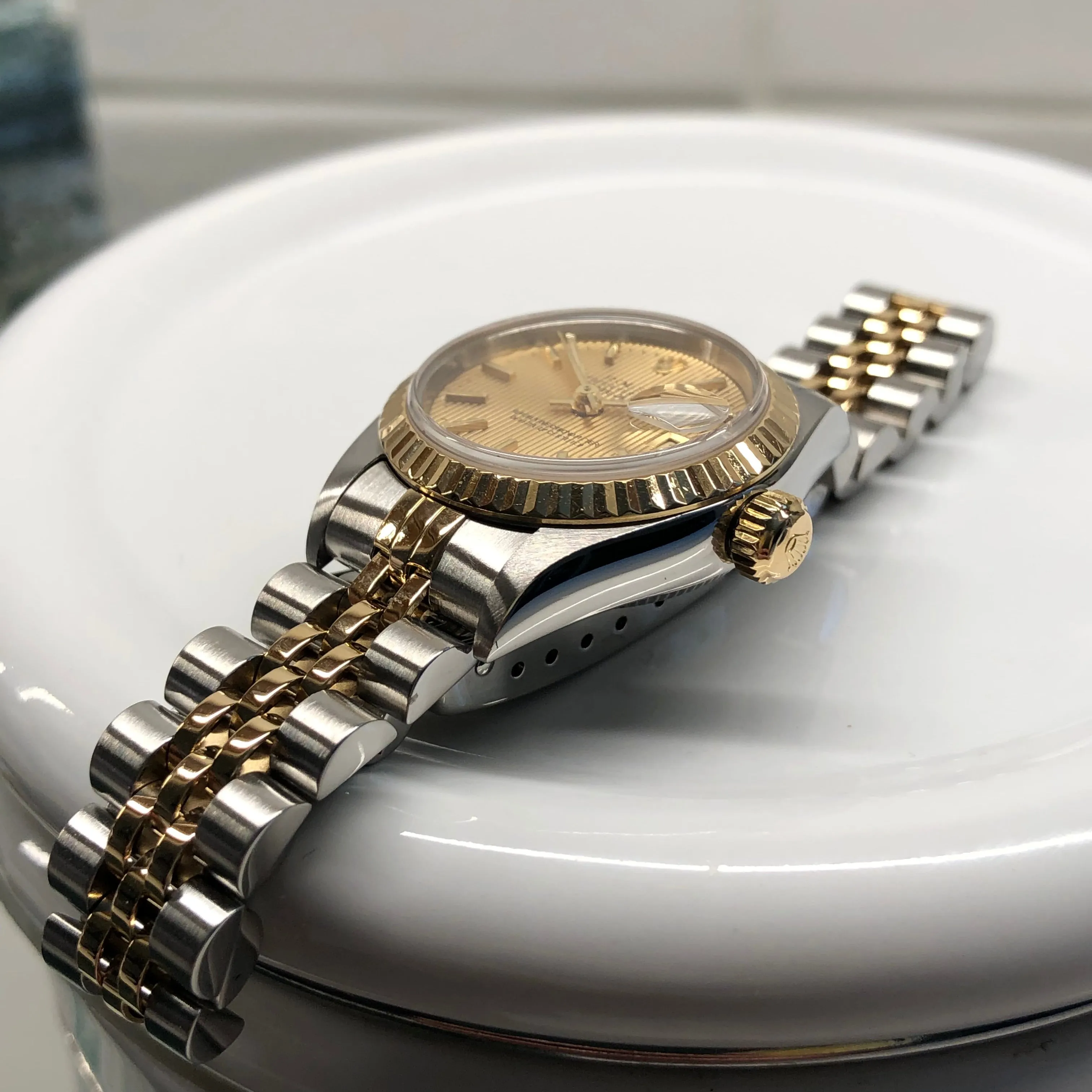 1995 Rolex Datejust 69173 Two Tone Jubilee Champagne Tapestry Dial Ladies Wristwatch Box Papers