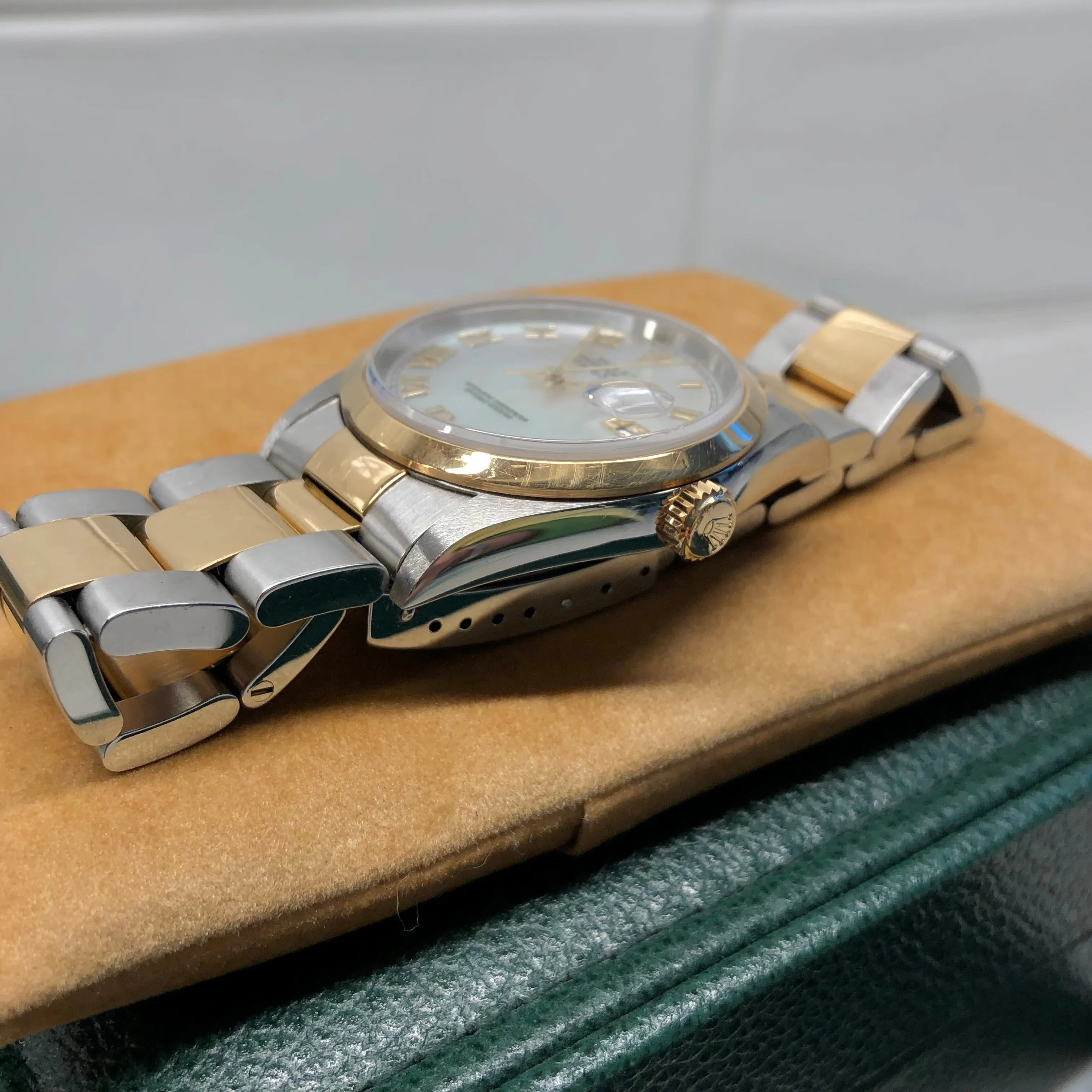 2000 Rolex Datejust 16203 Mother of Pearl Oyster Two Tone Wristwatch Box Papers