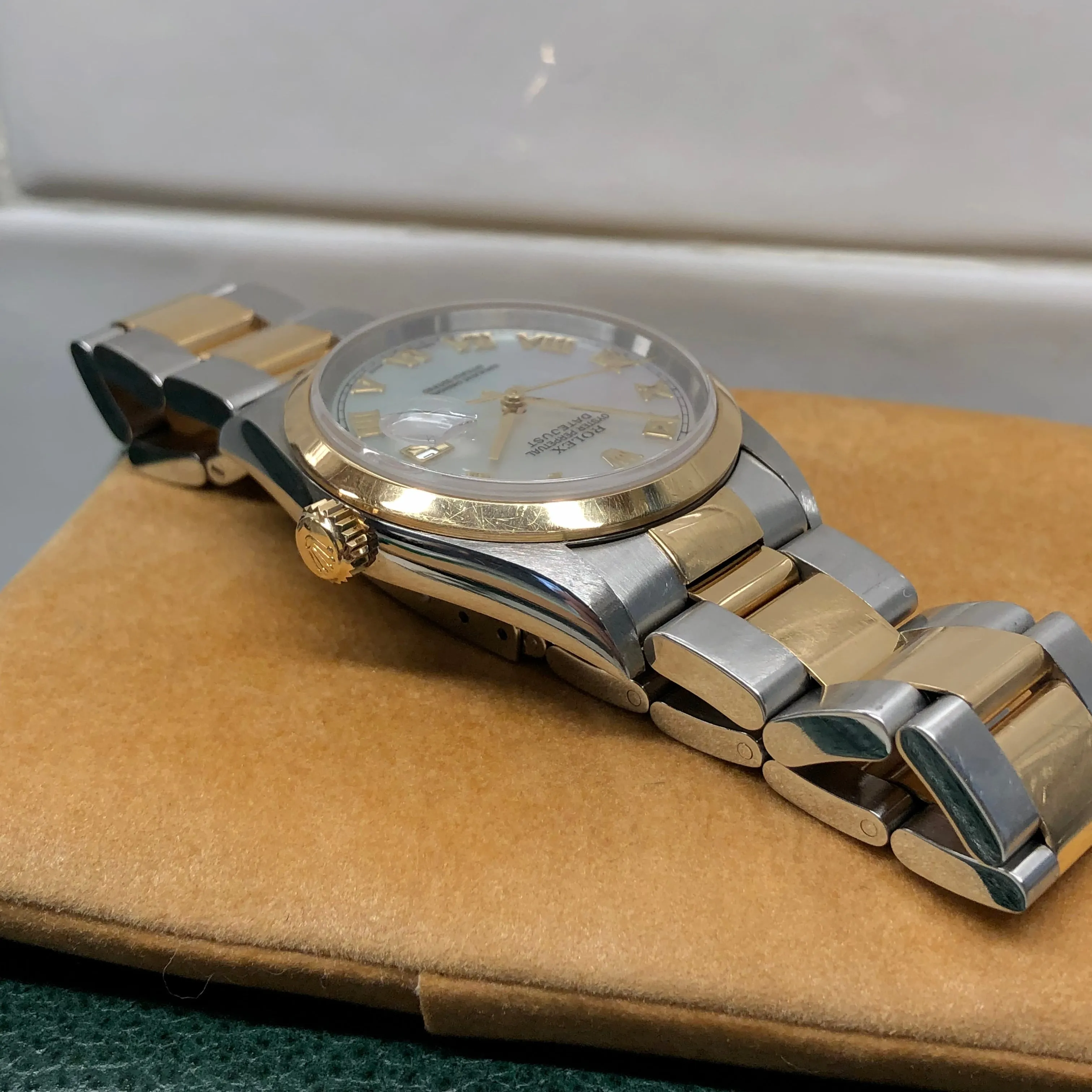 2000 Rolex Datejust 16203 Mother of Pearl Oyster Two Tone Wristwatch Box Papers
