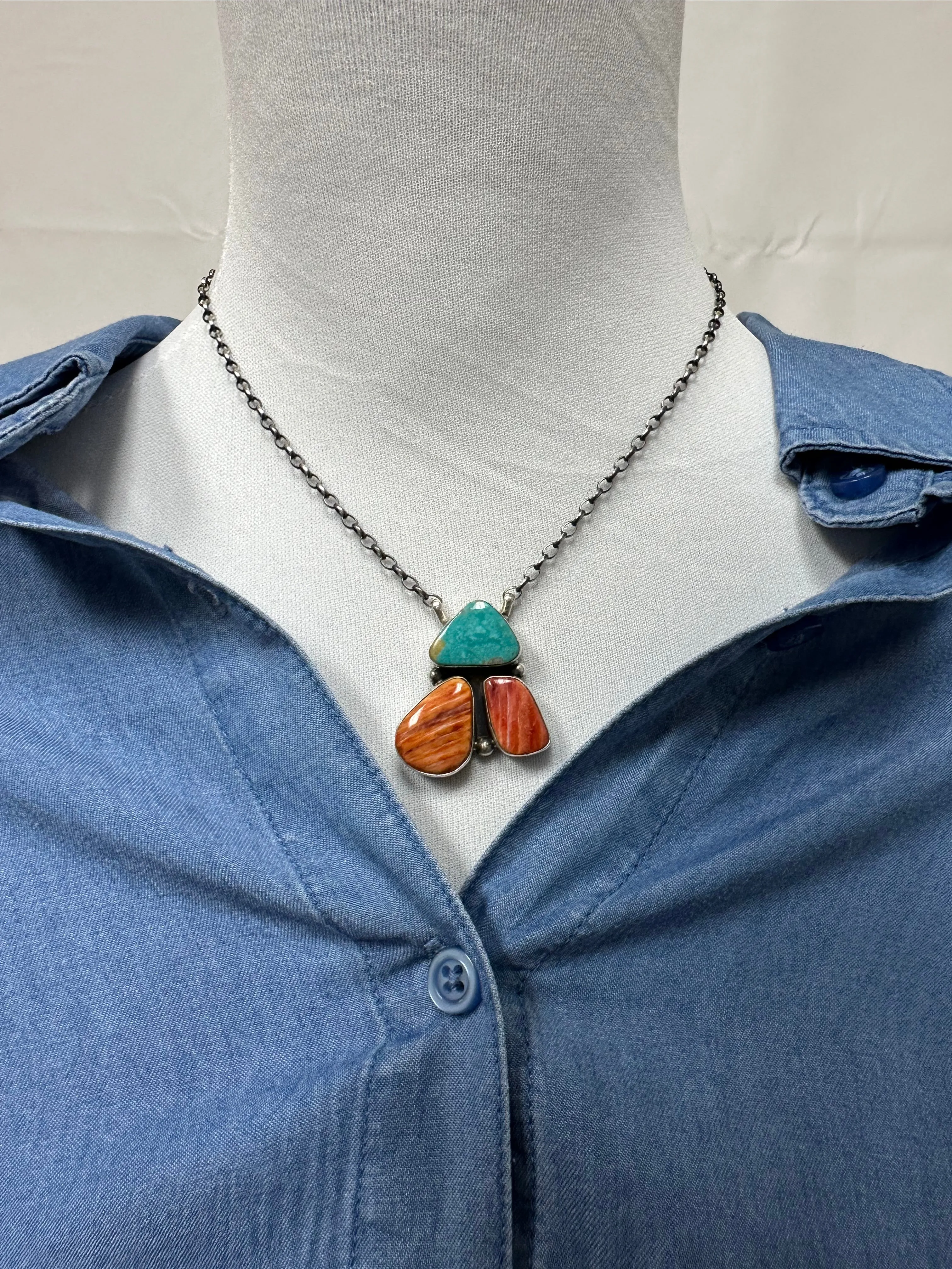 3 Stone Spiny Fixed Pendant Necklace