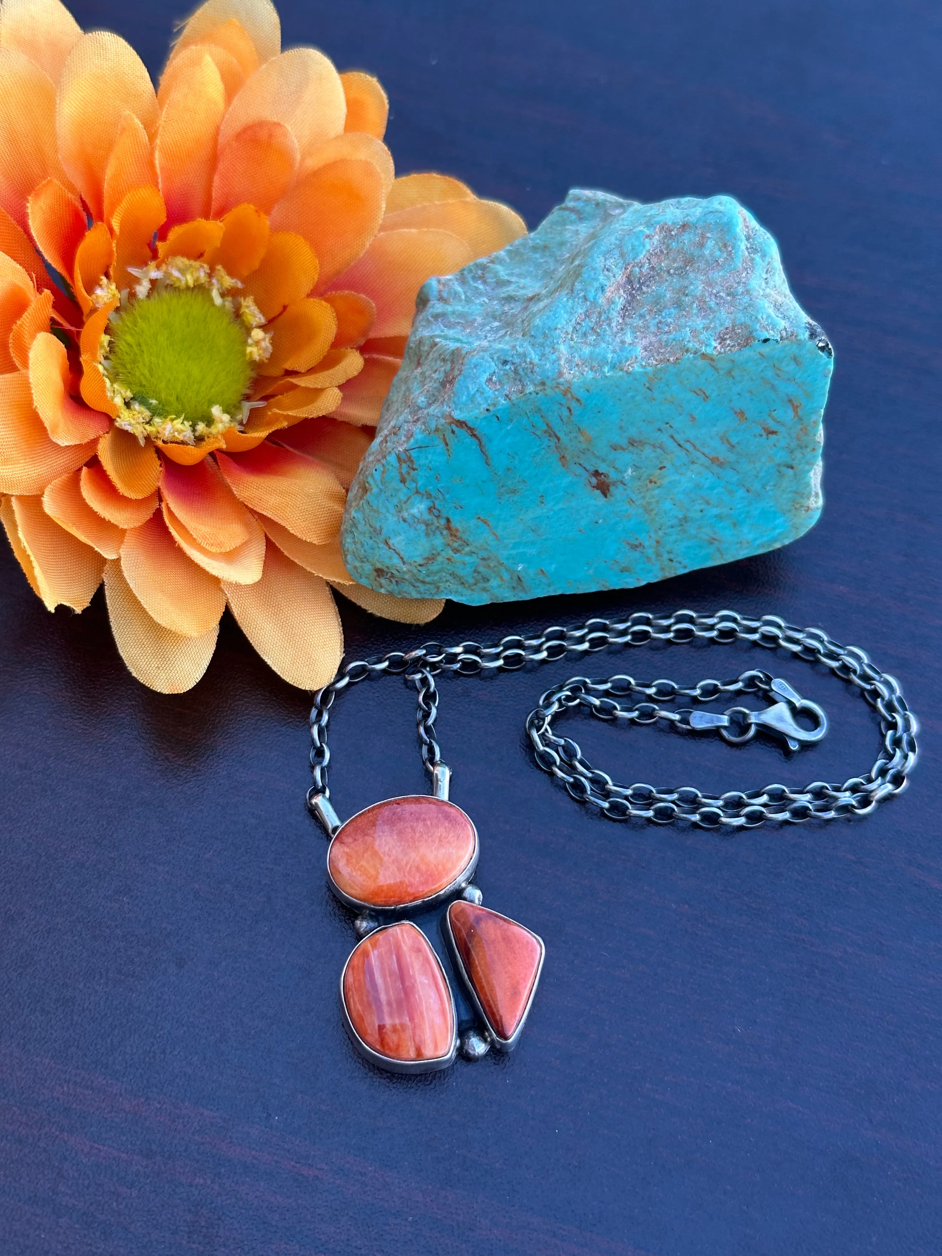 3 Stone Spiny Fixed Pendant Necklace