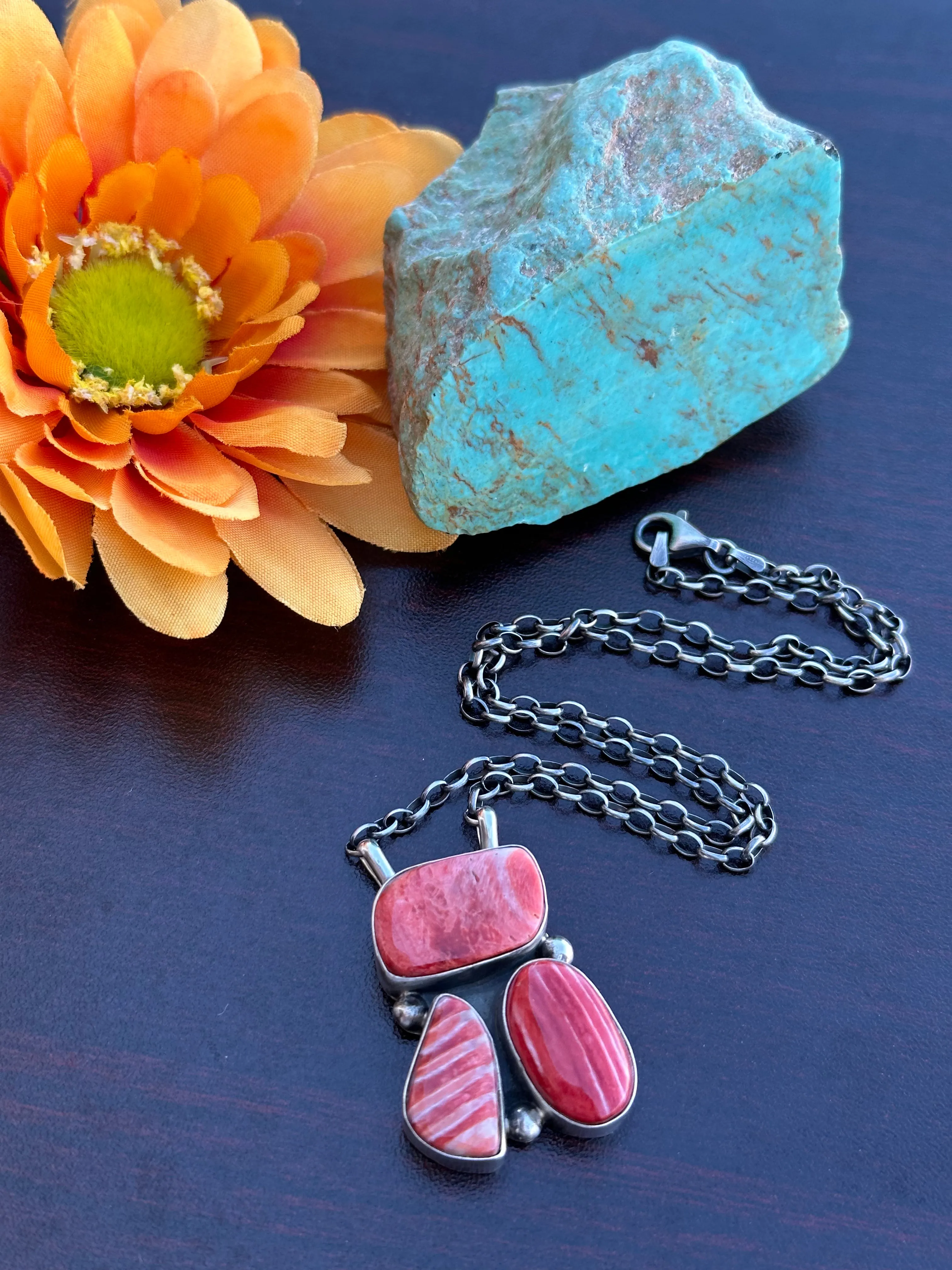 3 Stone Spiny Fixed Pendant Necklace