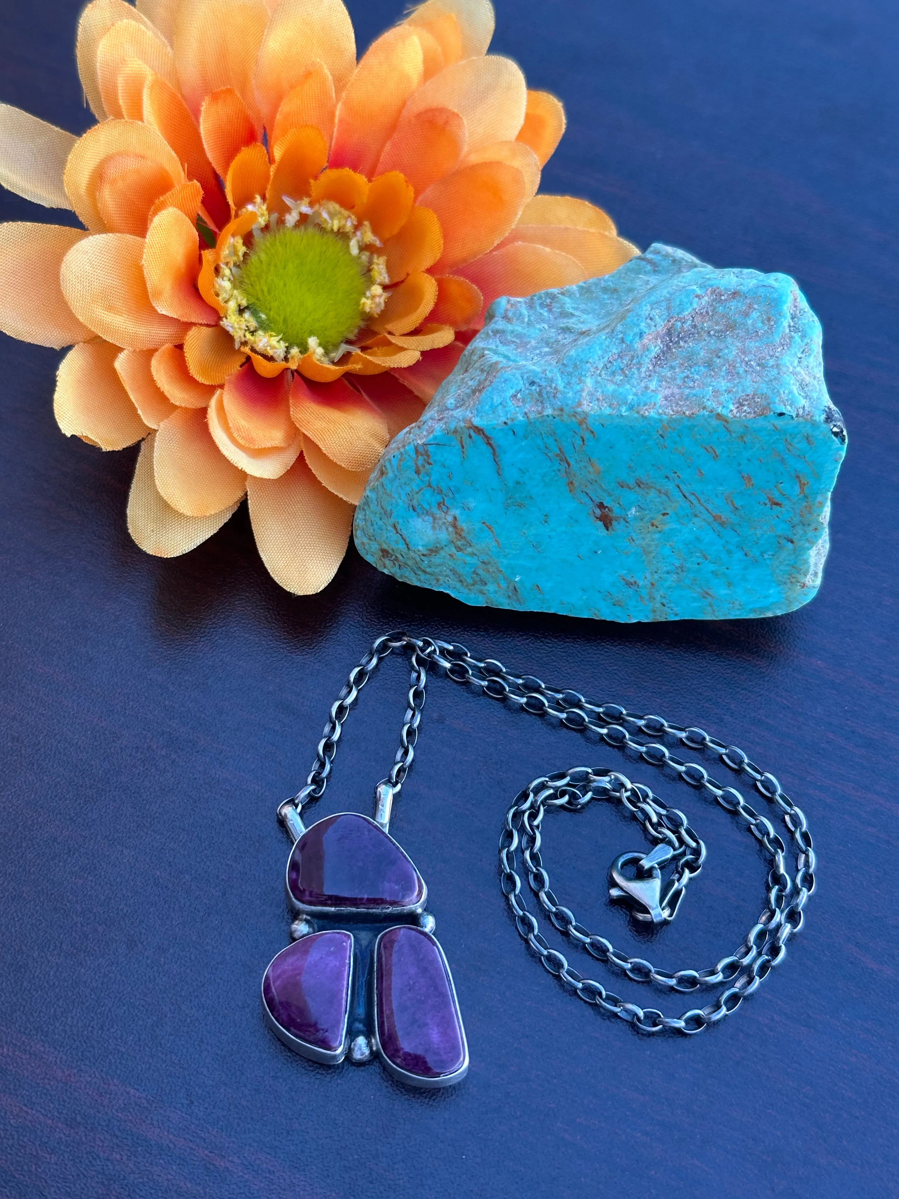3 Stone Spiny Fixed Pendant Necklace