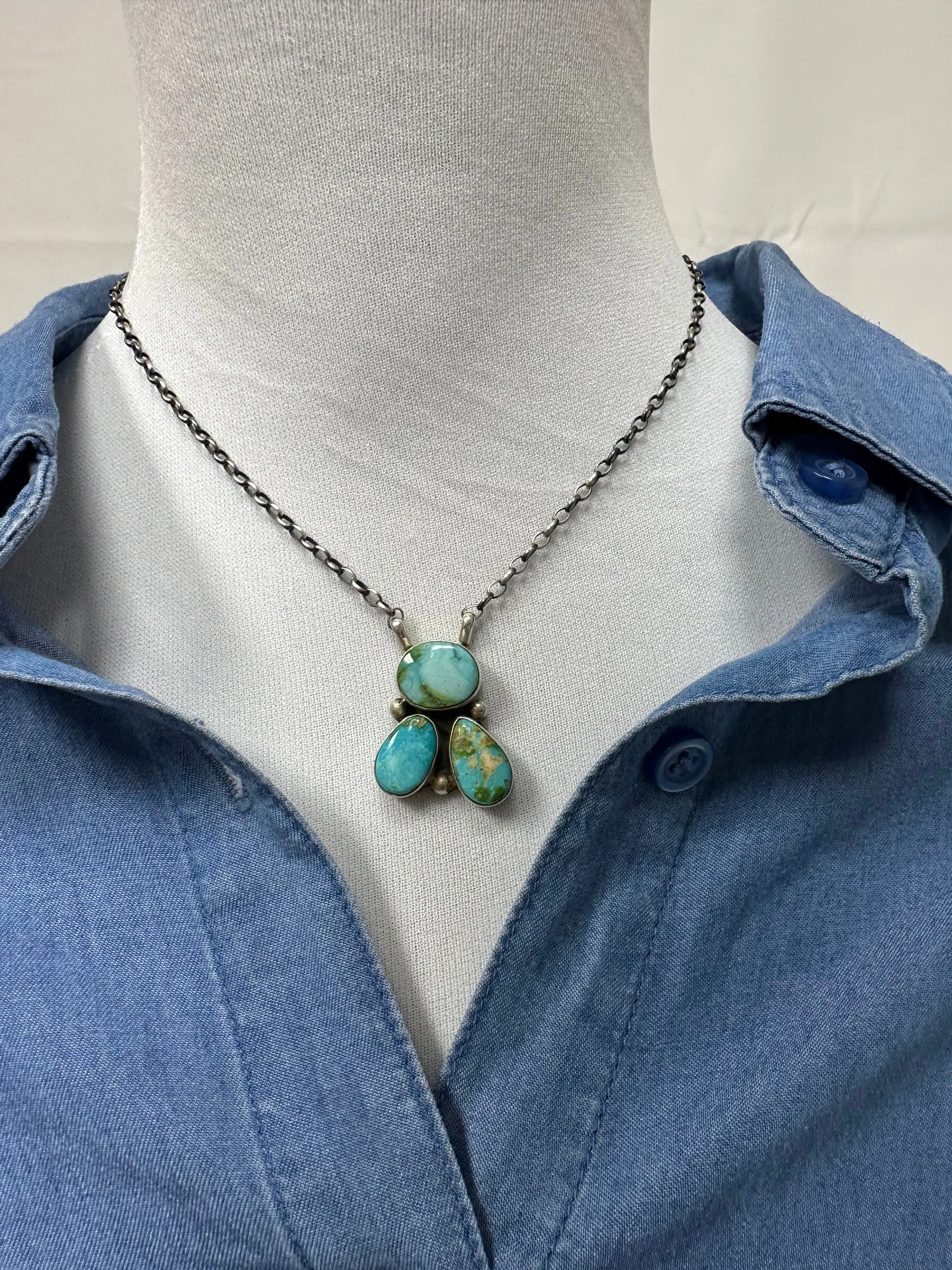 3 Stone Spiny Fixed Pendant Necklace