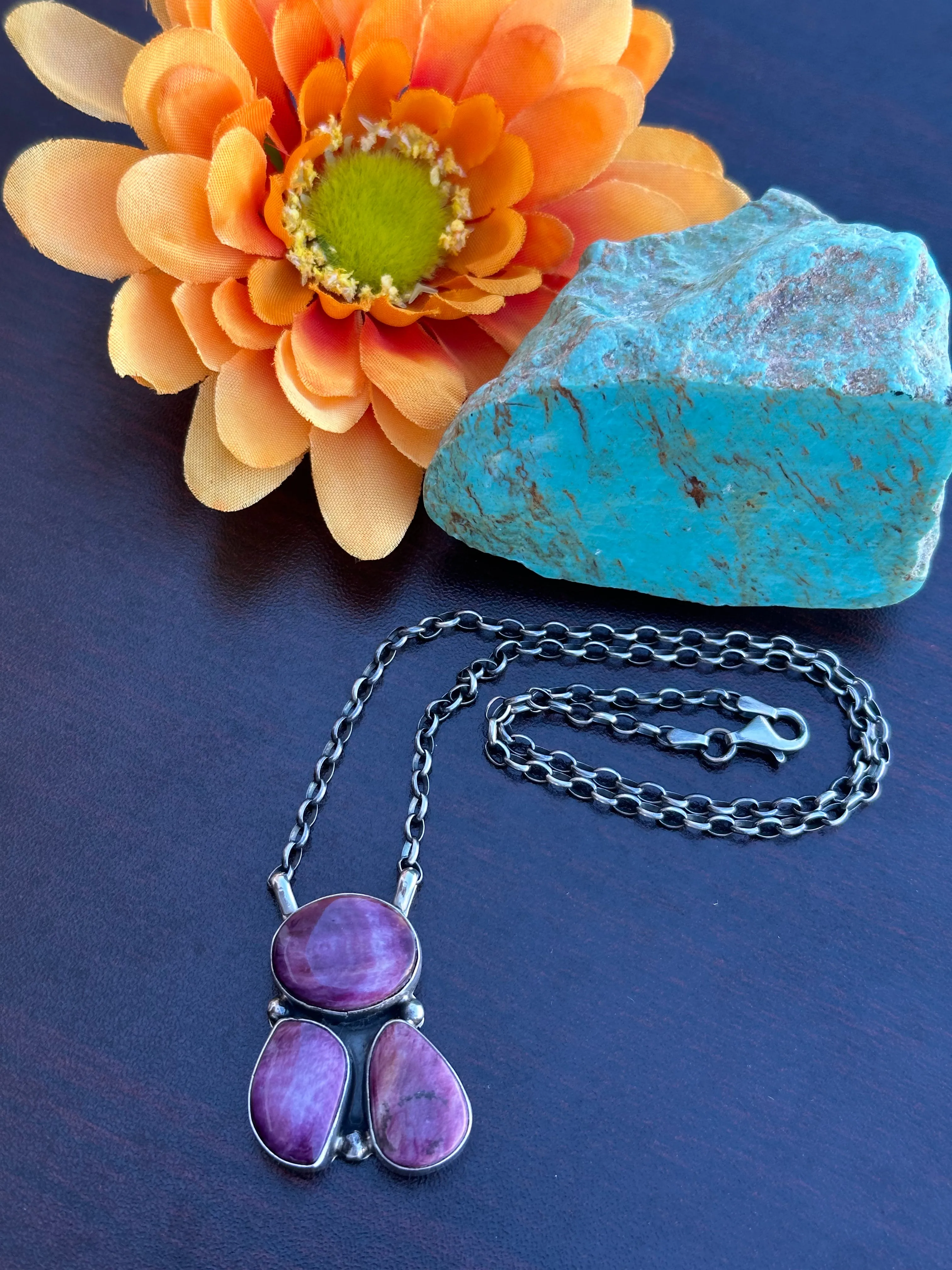 3 Stone Spiny Fixed Pendant Necklace