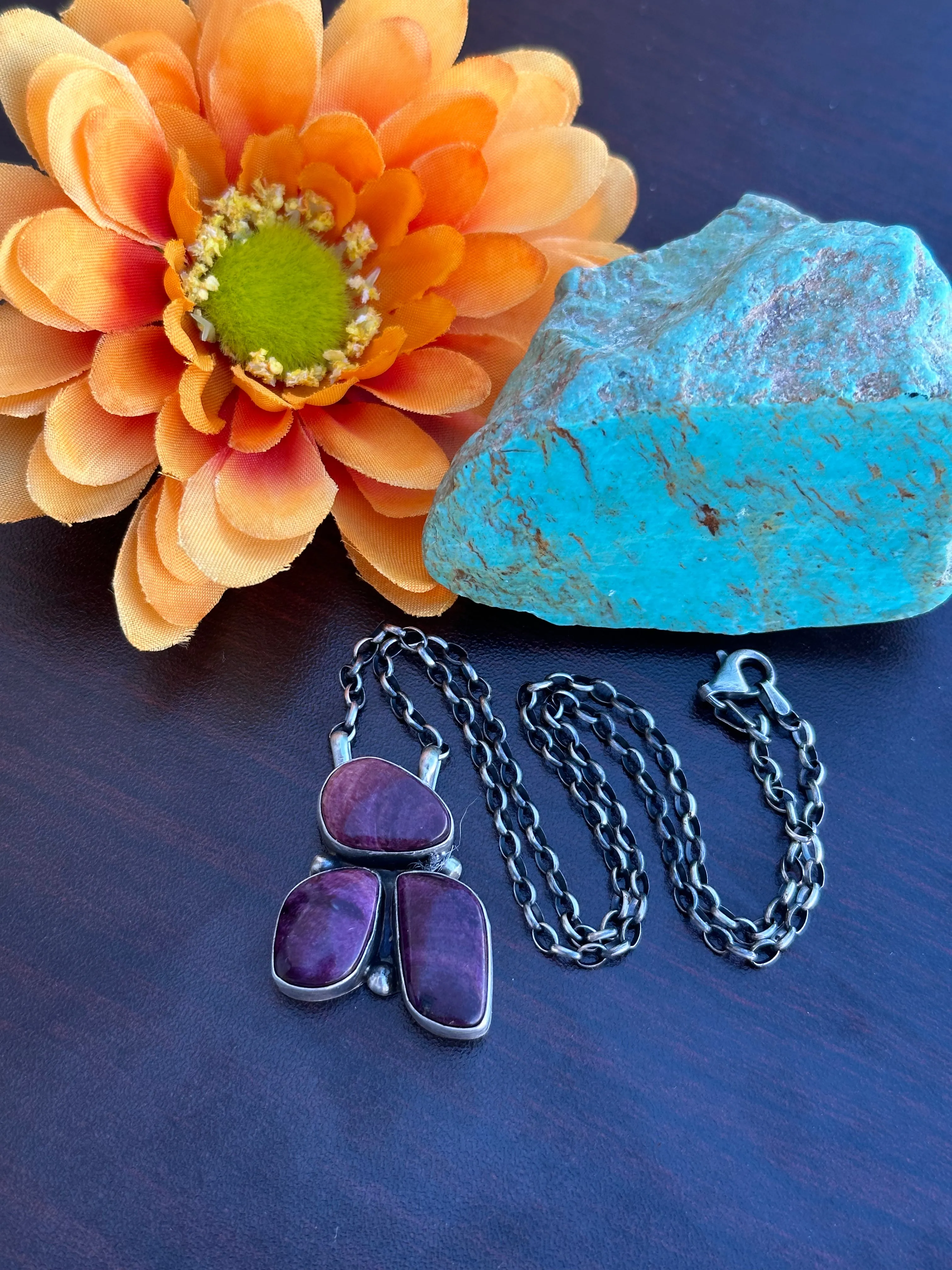 3 Stone Spiny Fixed Pendant Necklace