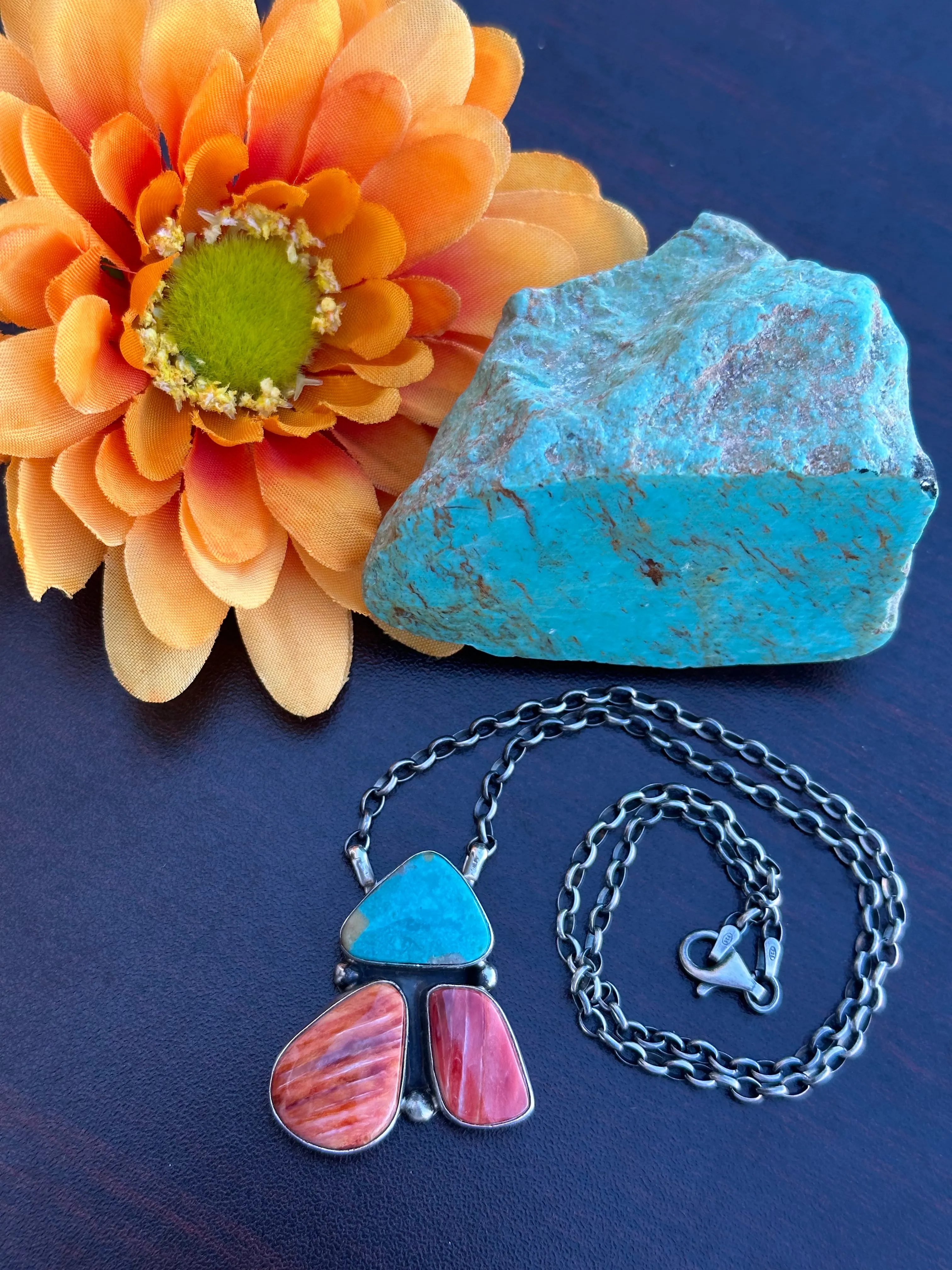3 Stone Spiny Fixed Pendant Necklace