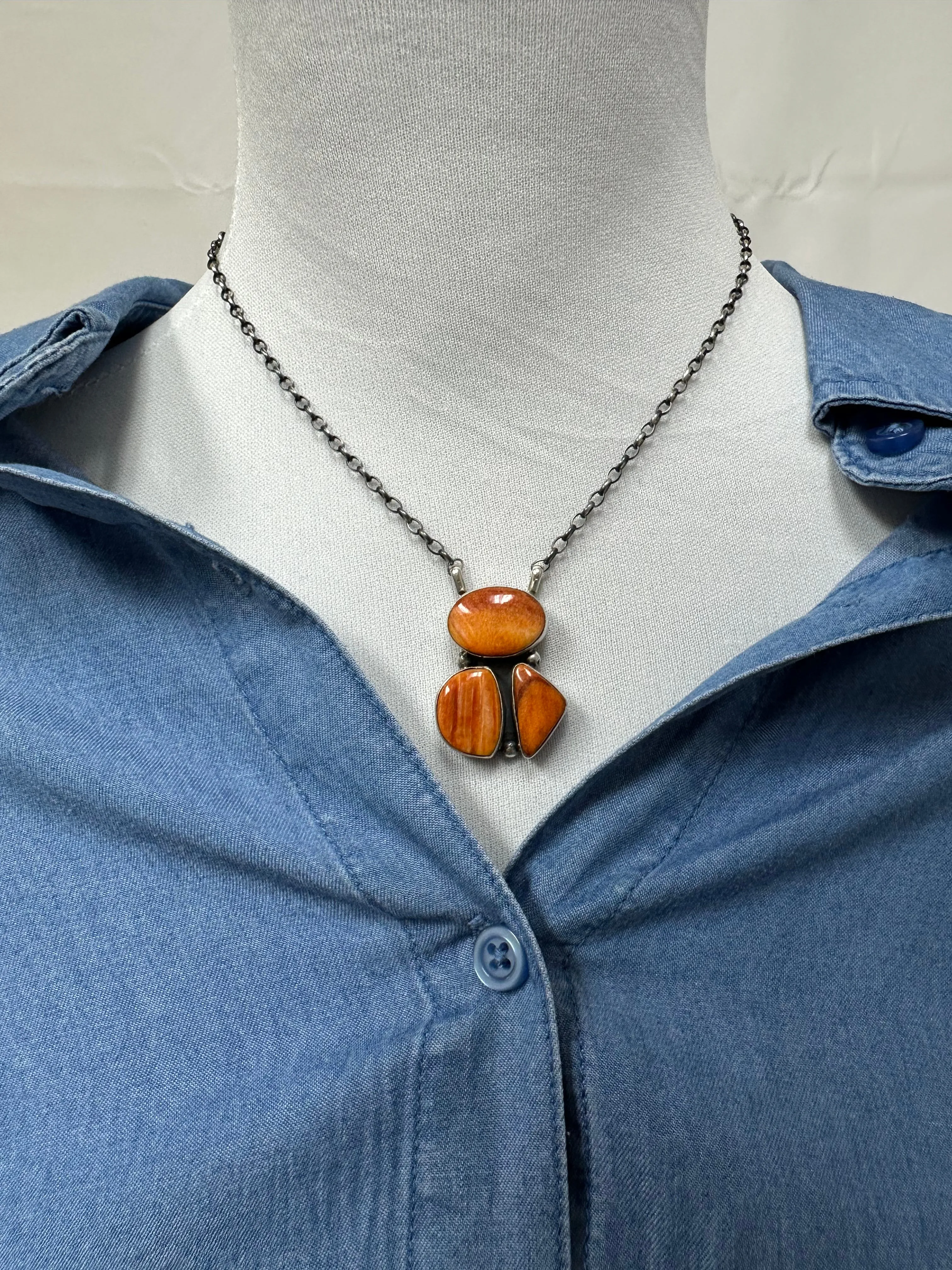 3 Stone Spiny Fixed Pendant Necklace
