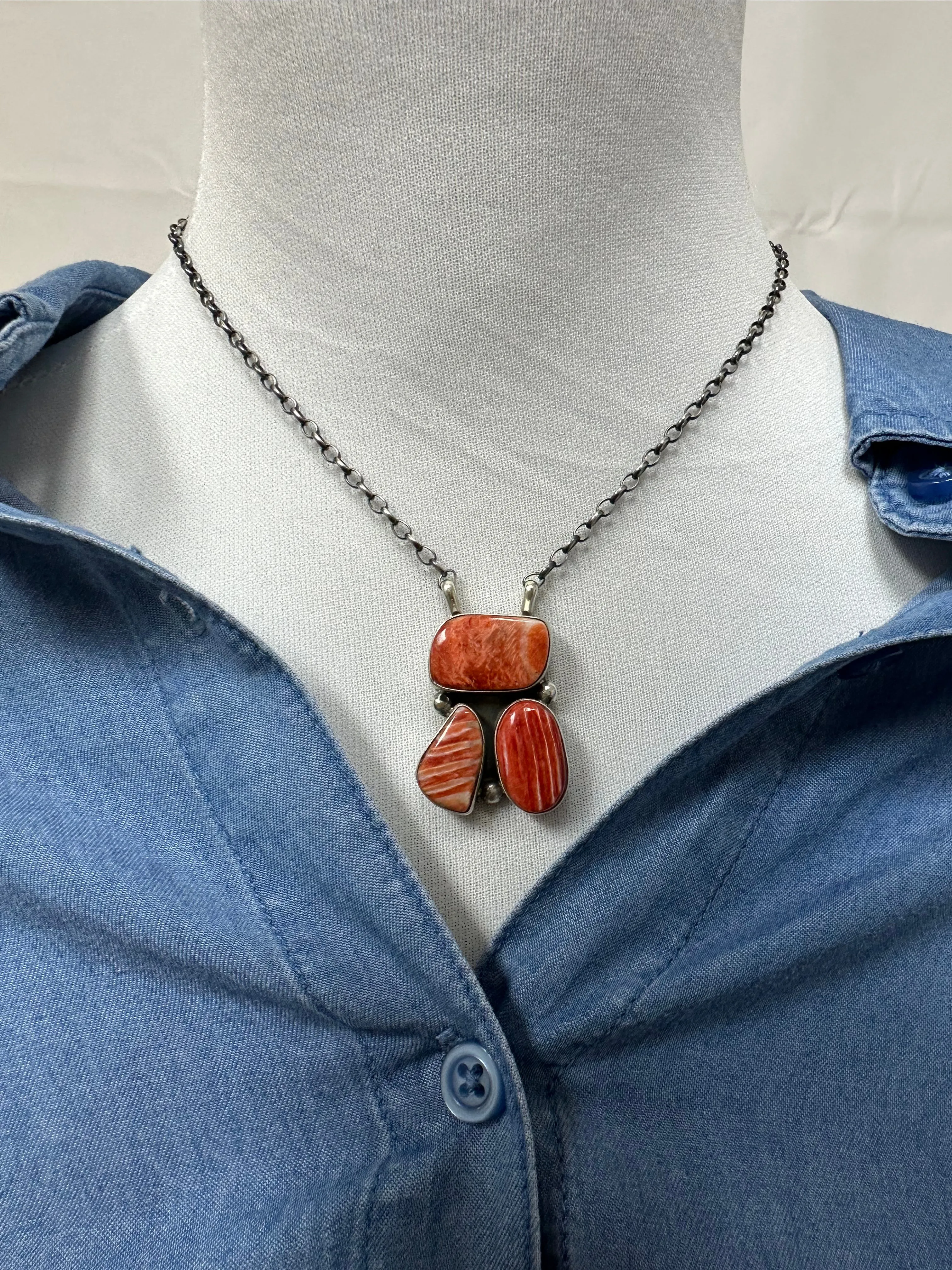 3 Stone Spiny Fixed Pendant Necklace