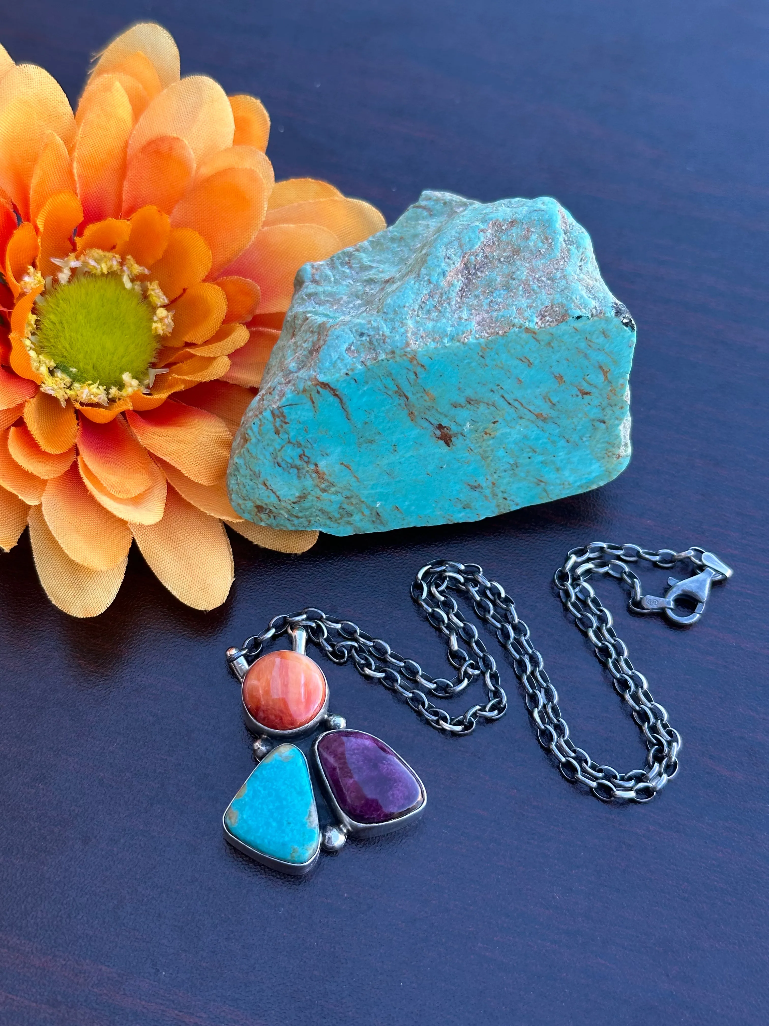 3 Stone Spiny Fixed Pendant Necklace
