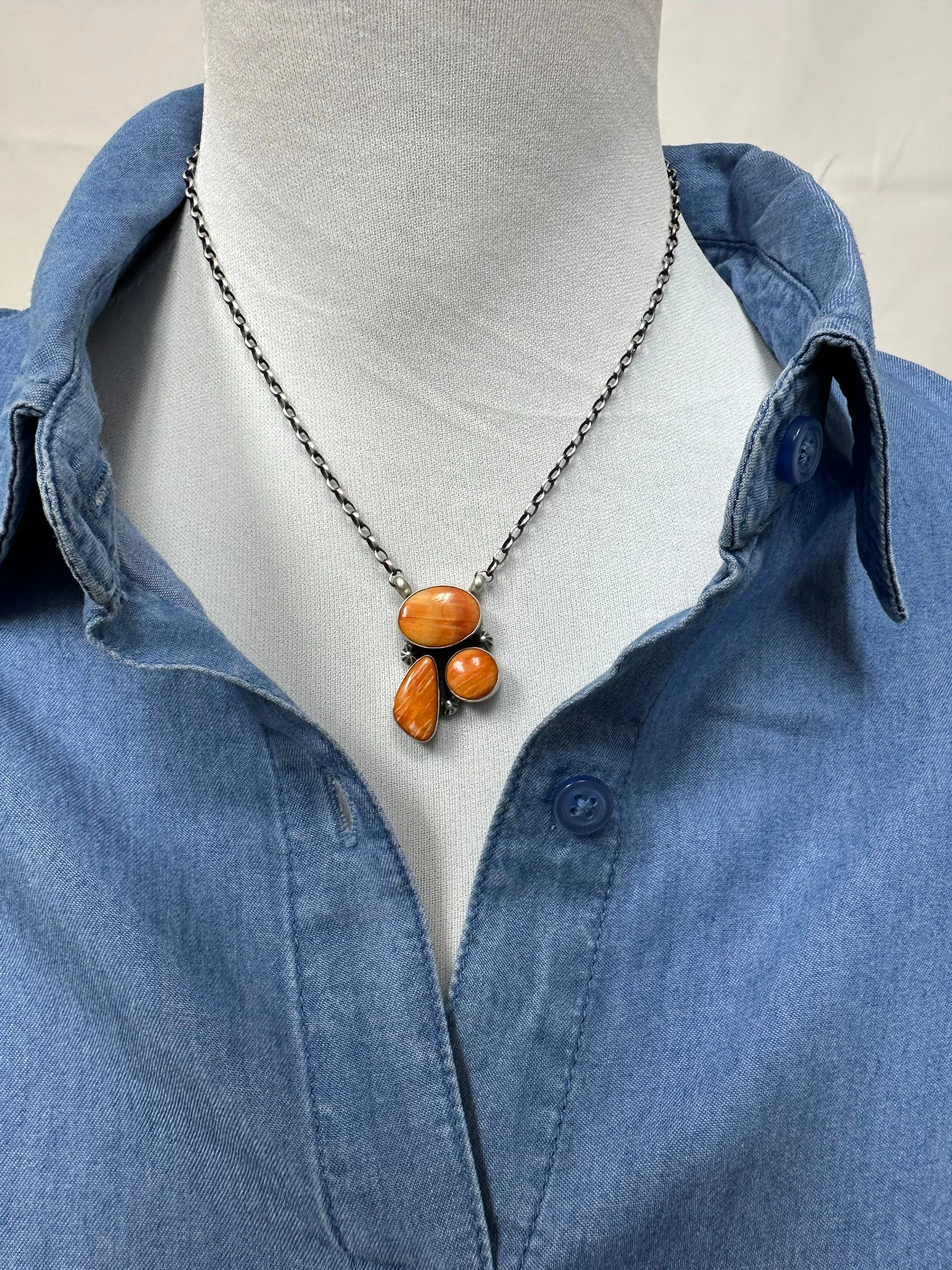 3 Stone Spiny Fixed Pendant Necklace