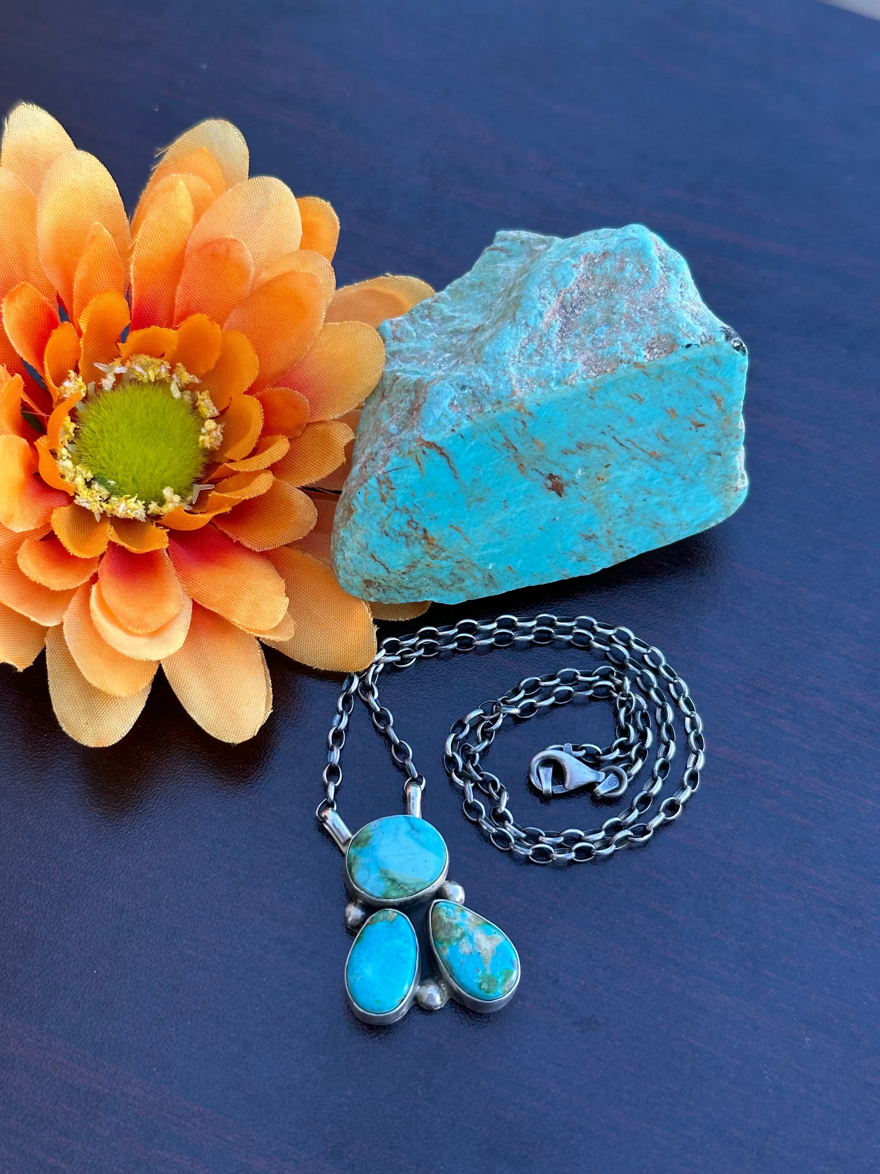 3 Stone Spiny Fixed Pendant Necklace