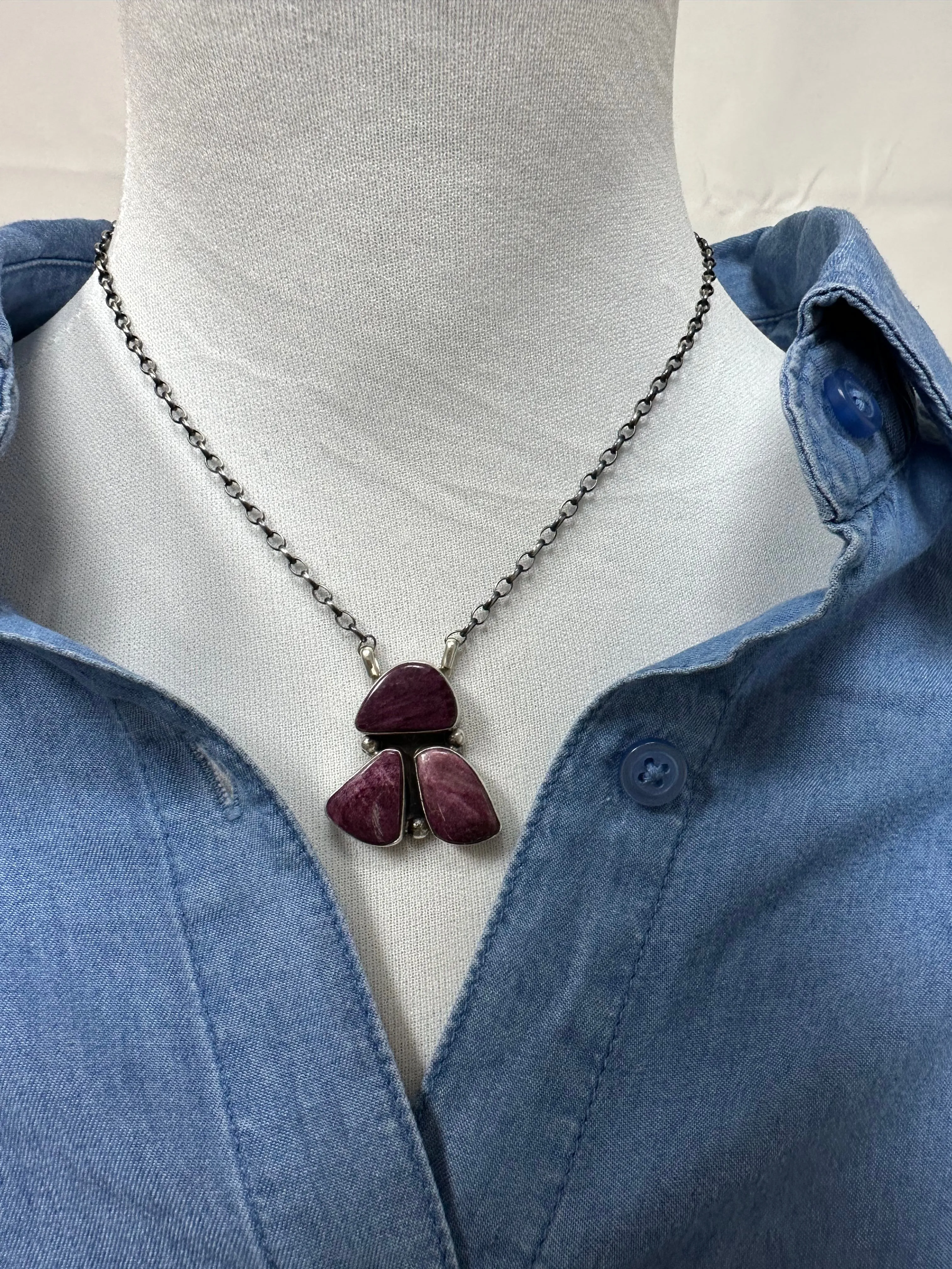 3 Stone Spiny Fixed Pendant Necklace