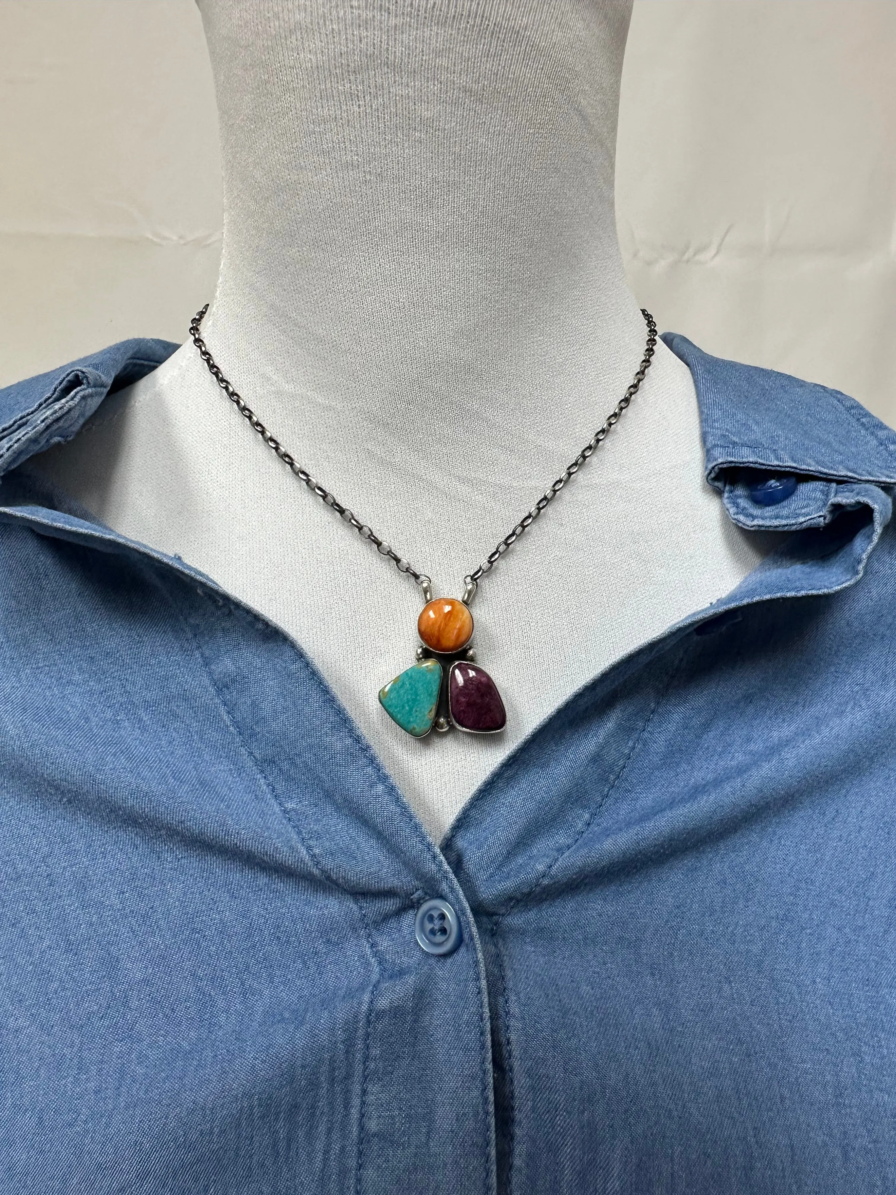 3 Stone Spiny Fixed Pendant Necklace
