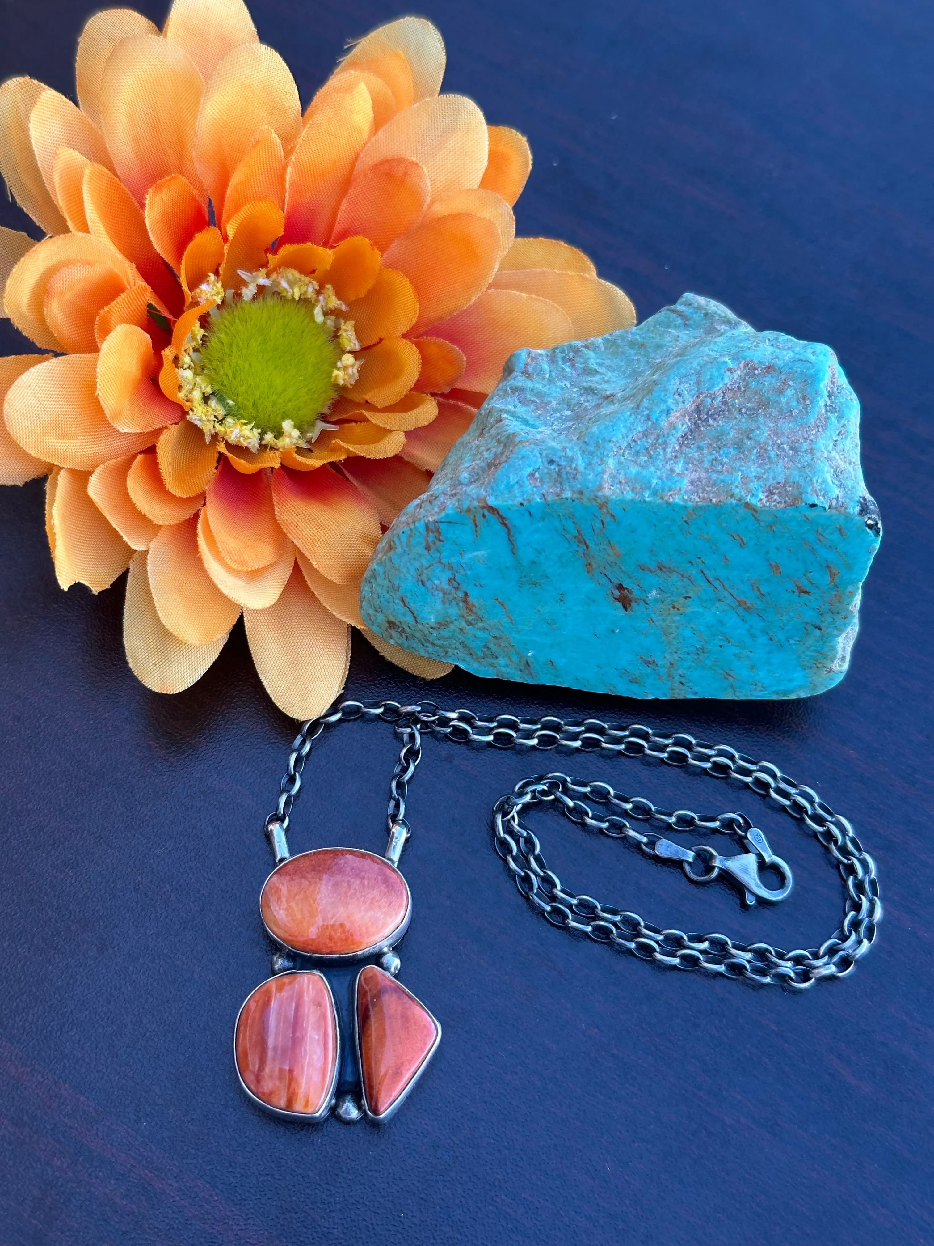 3 Stone Spiny Fixed Pendant Necklace
