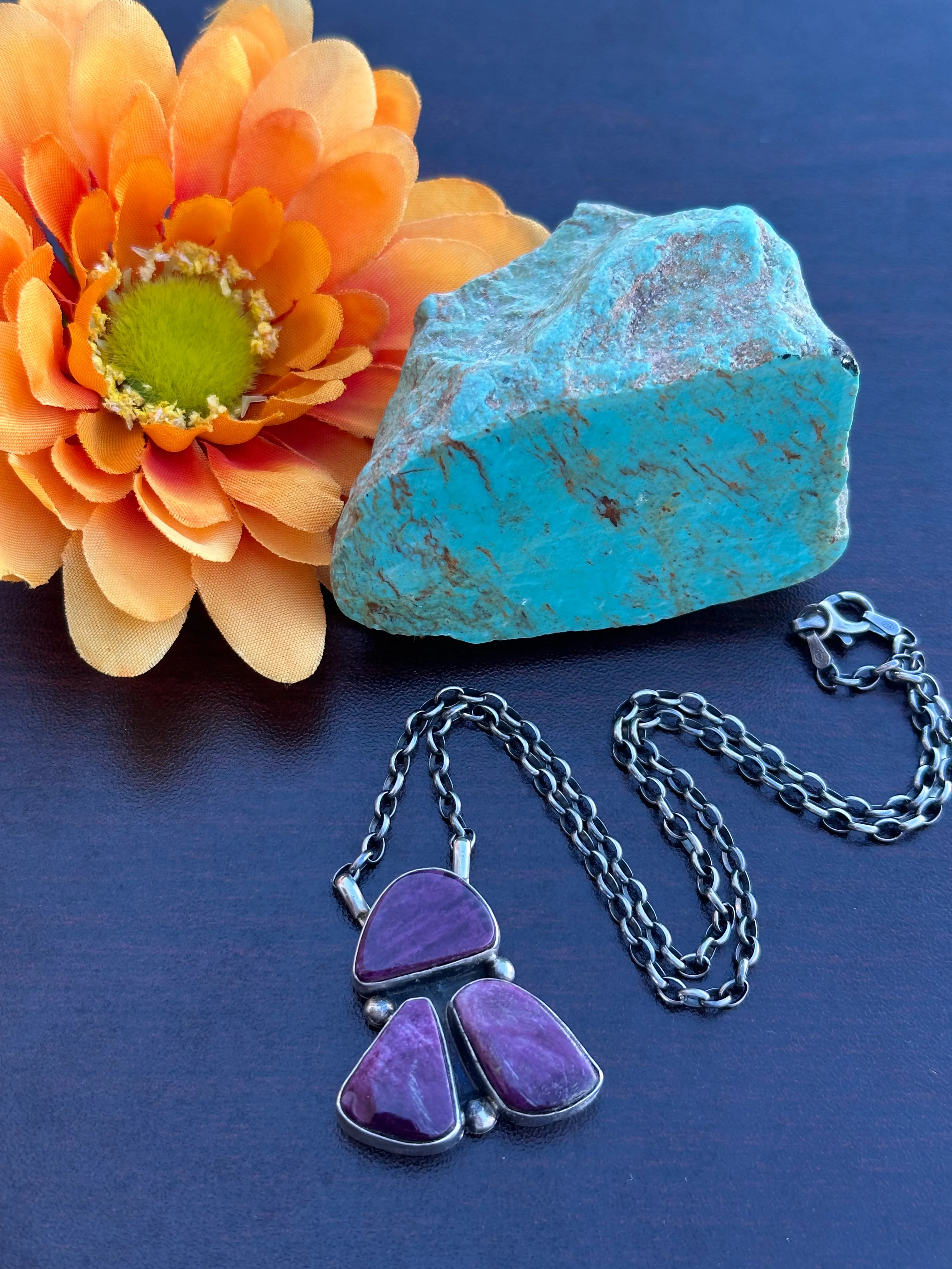 3 Stone Spiny Fixed Pendant Necklace