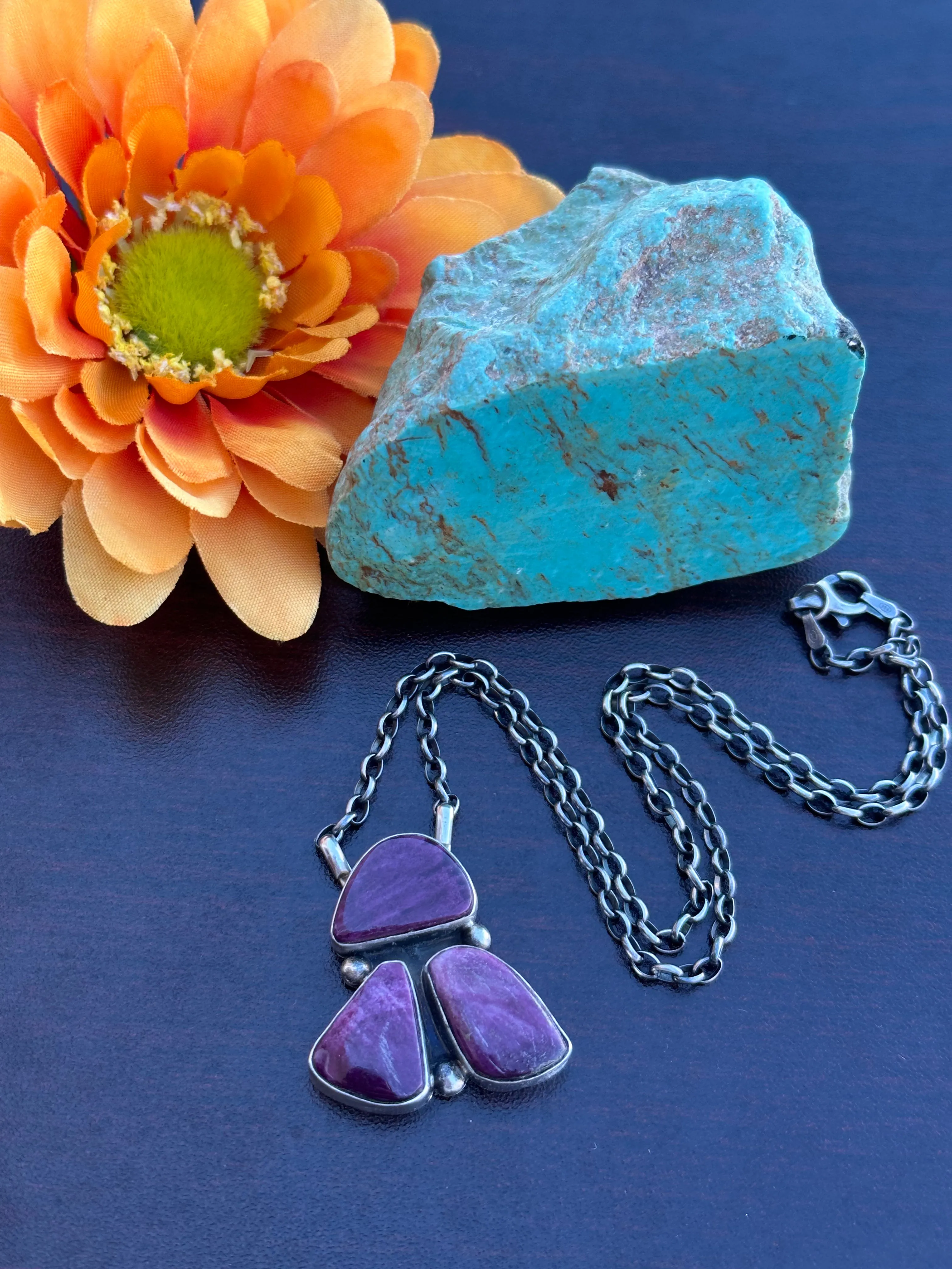 3 Stone Spiny Fixed Pendant Necklace