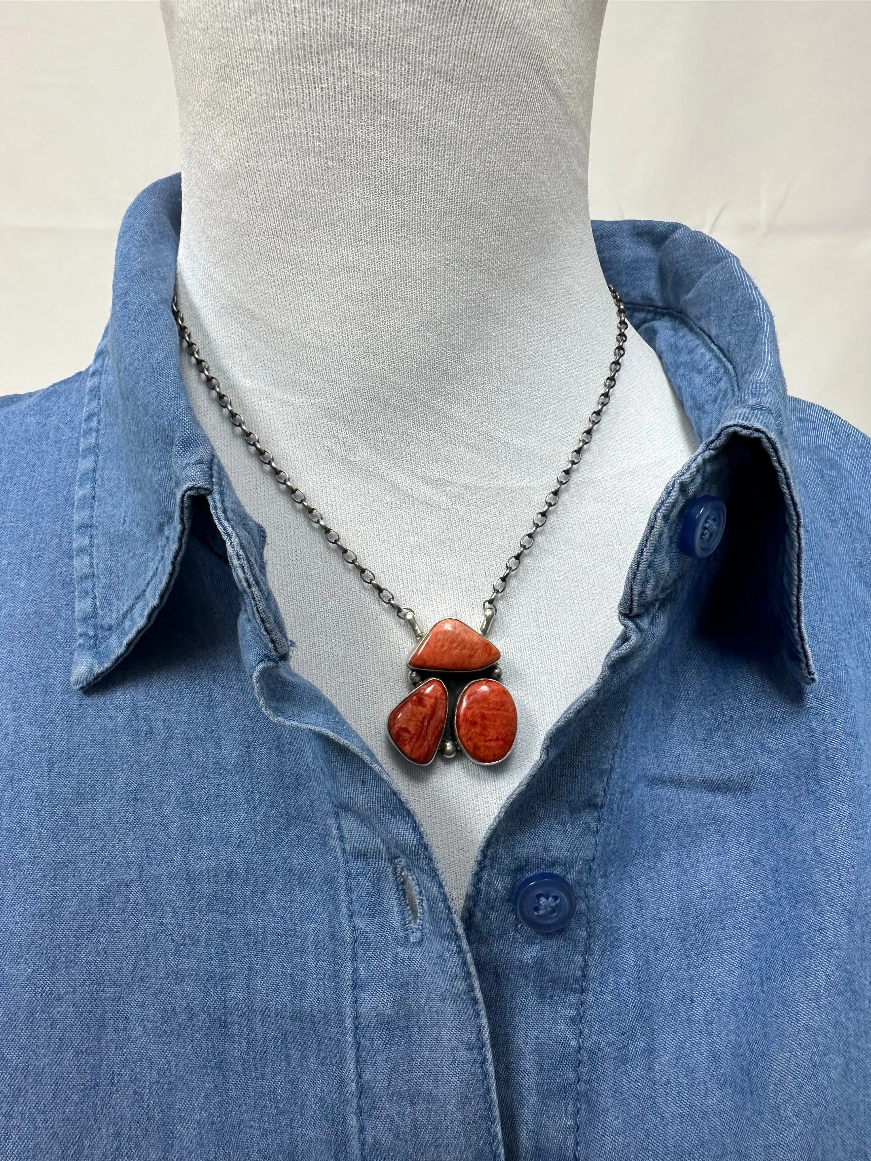3 Stone Spiny Fixed Pendant Necklace