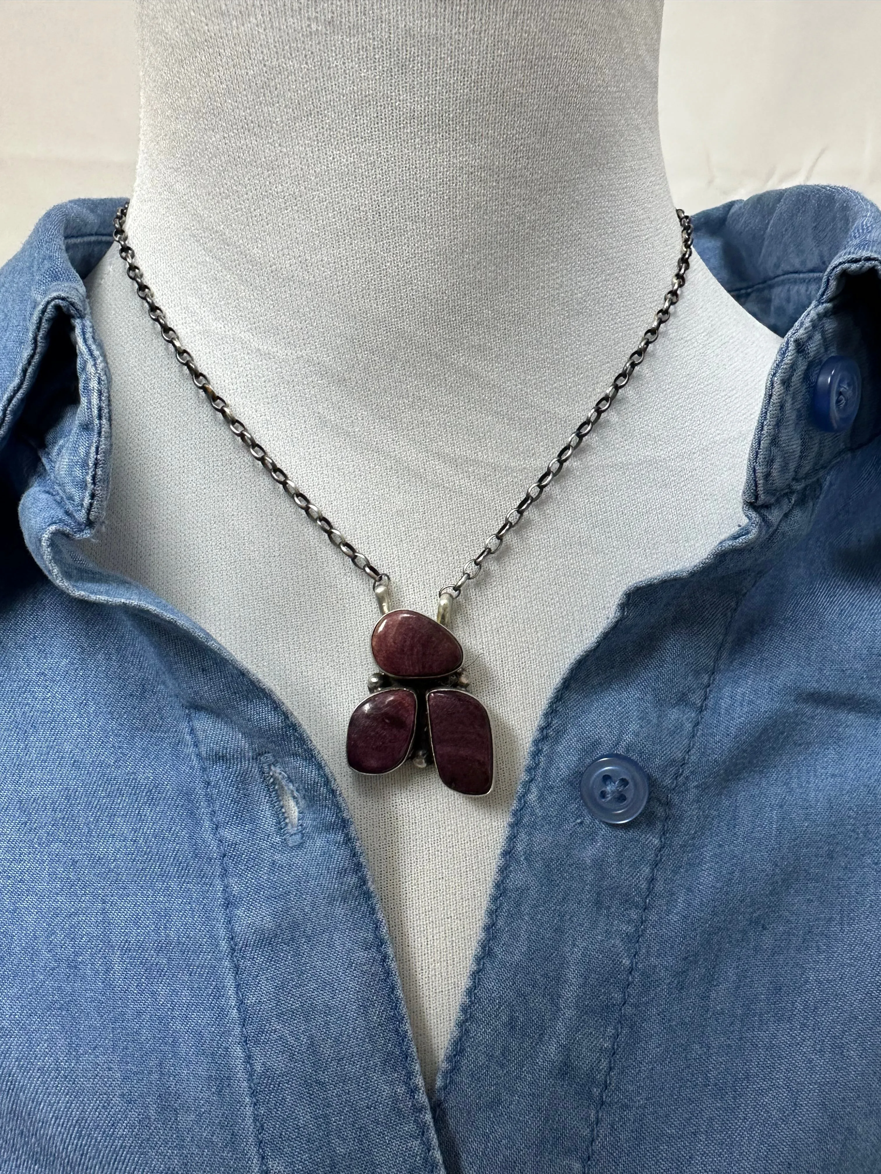 3 Stone Spiny Fixed Pendant Necklace