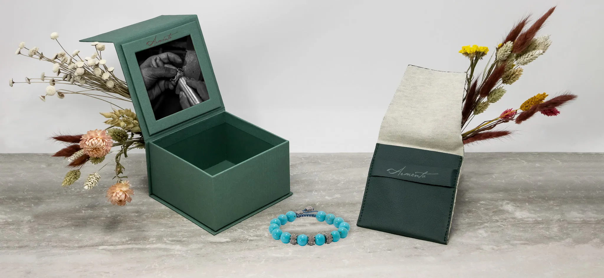 BLUE MAGNESITE PULL BRACELET