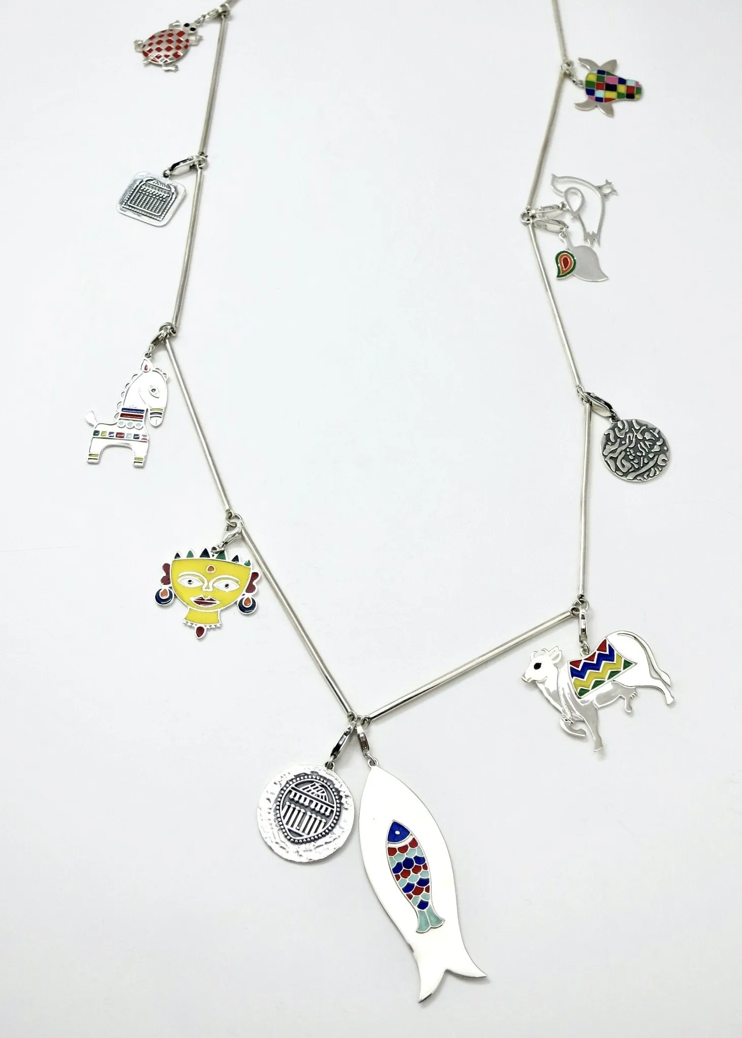 Chic, long, tubular linked necklace