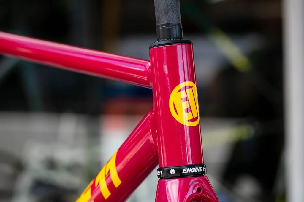 Engine11 CritD Track Frameset - Fusha - Large