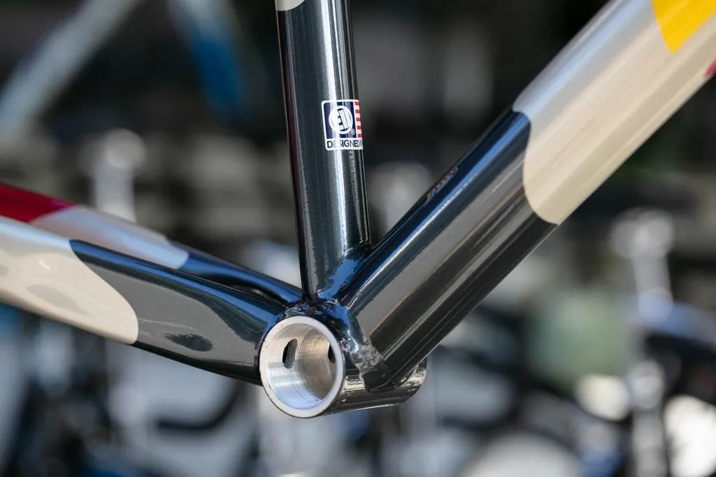 Engine11 CritD Track Frameset - Fusha - Small