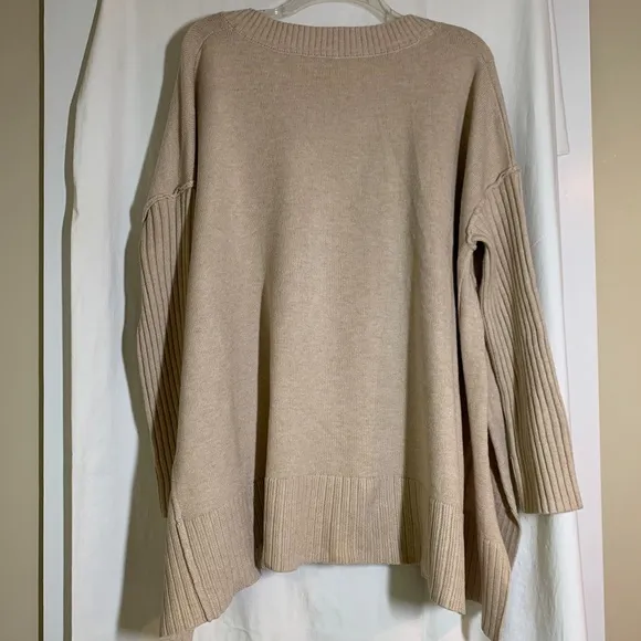 Free People 'Orion' beige V neck boxy fit tunic sweater