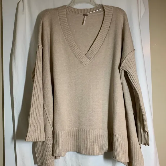 Free People 'Orion' beige V neck boxy fit tunic sweater