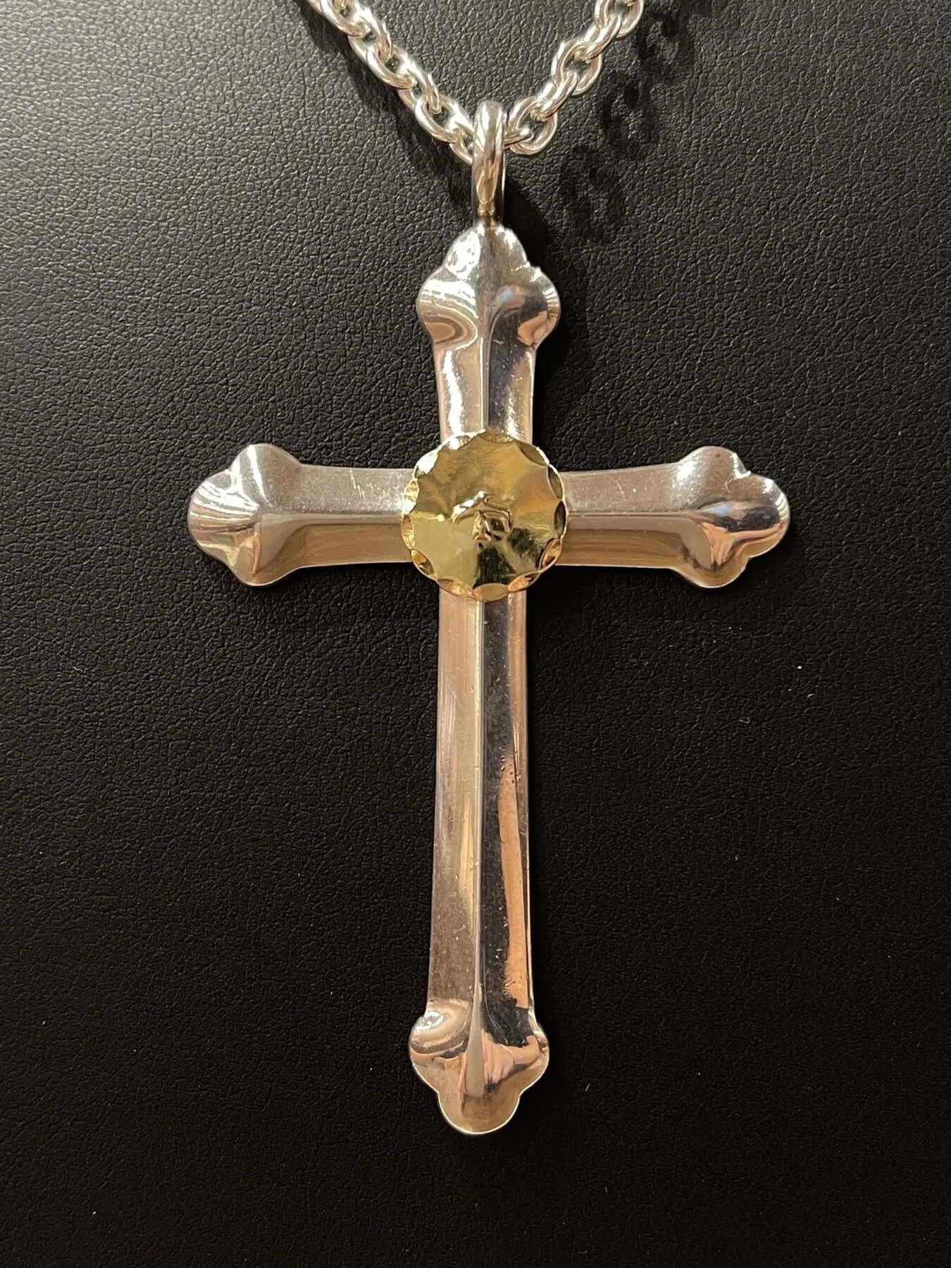 Goros Metal Cross With Metal Pendant Setup