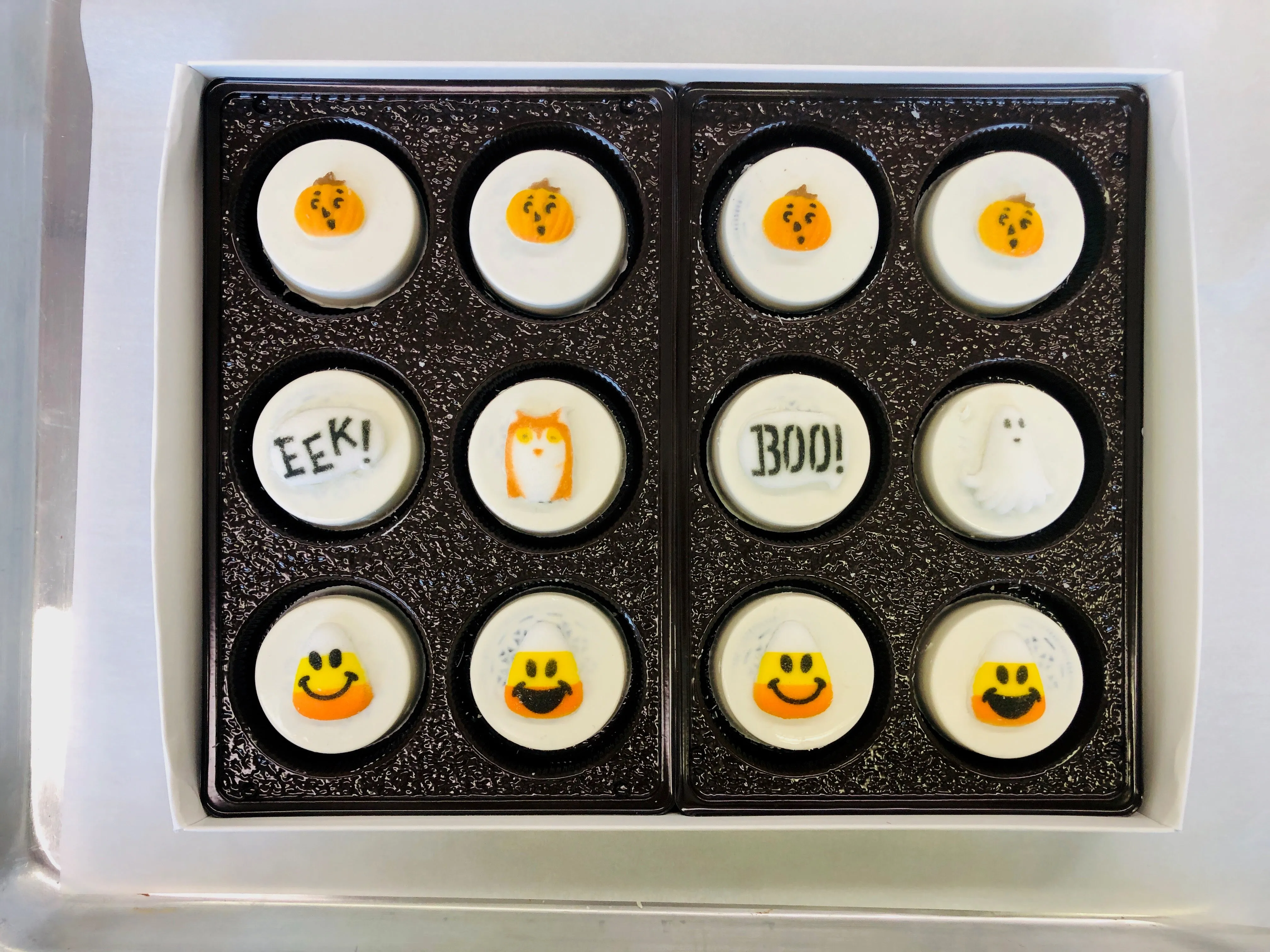 Halloween Chocolate Covered Oreos