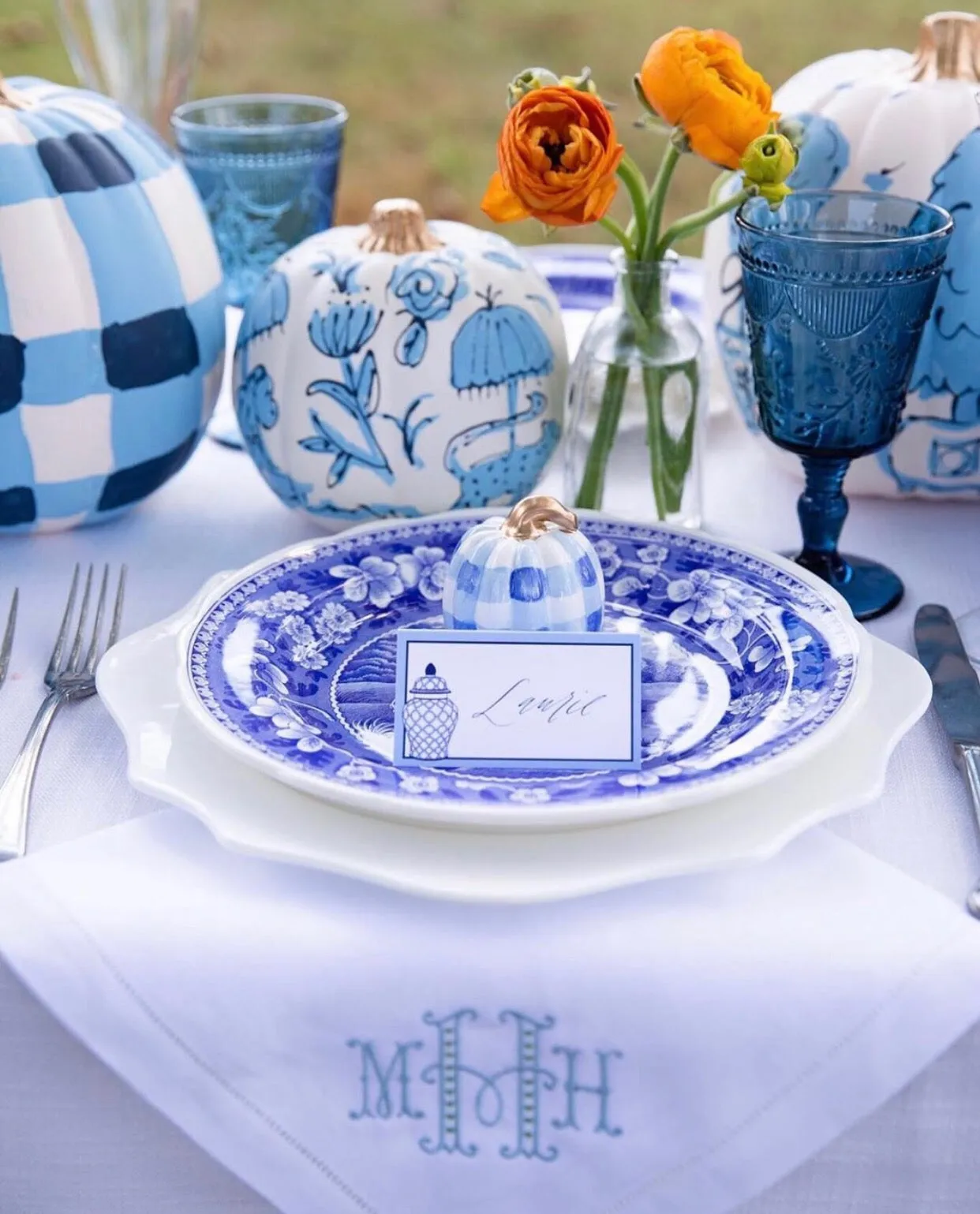 HEMSTITCHED LINEN DINNER NAPKINS - SET OF 8