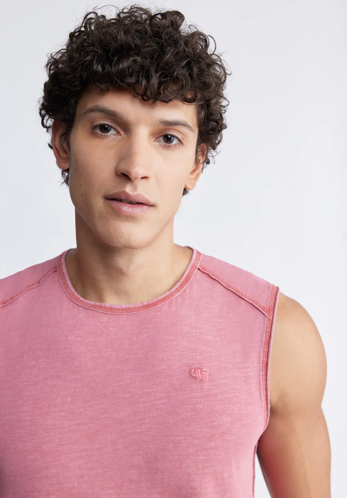 Karmola Men's Sleeveless Shirt in Mineral Red - BM24235