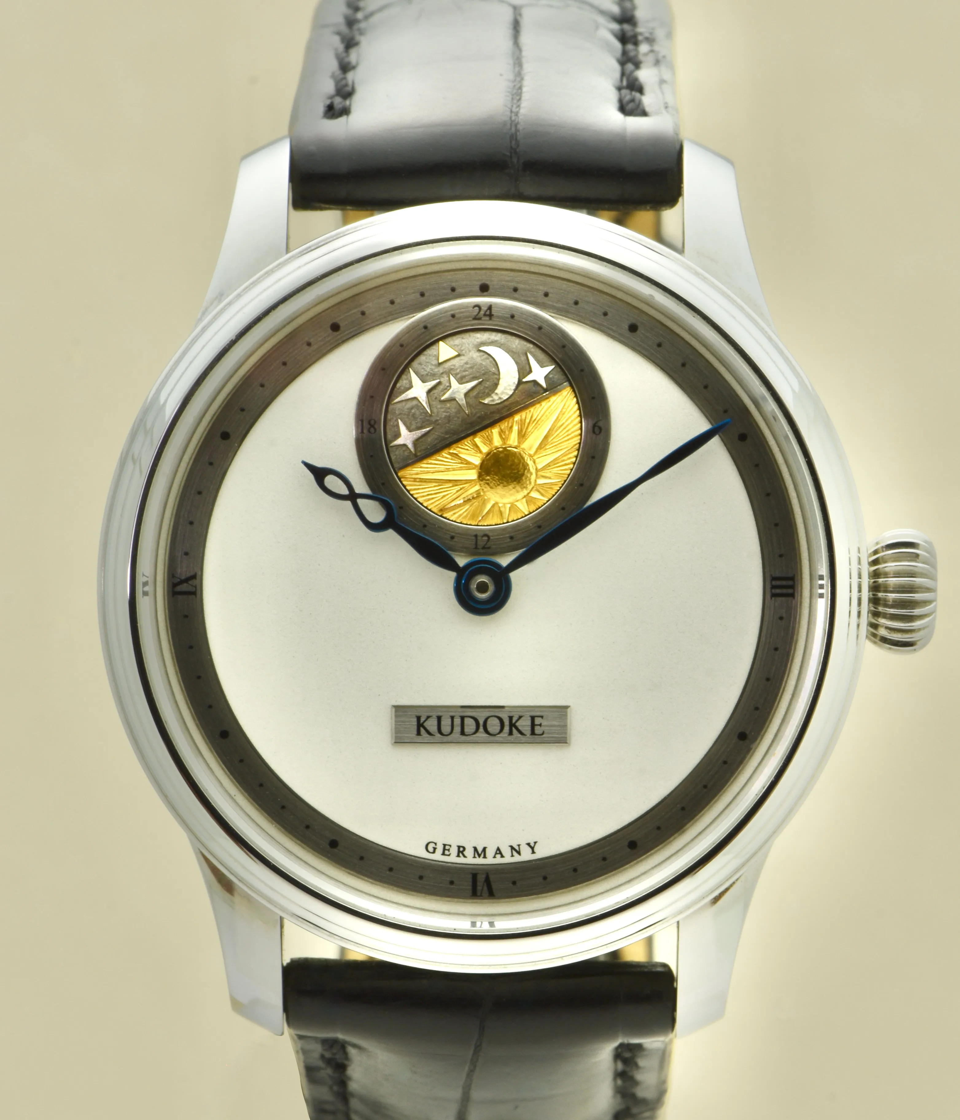 Kudoke 2, Steel/White