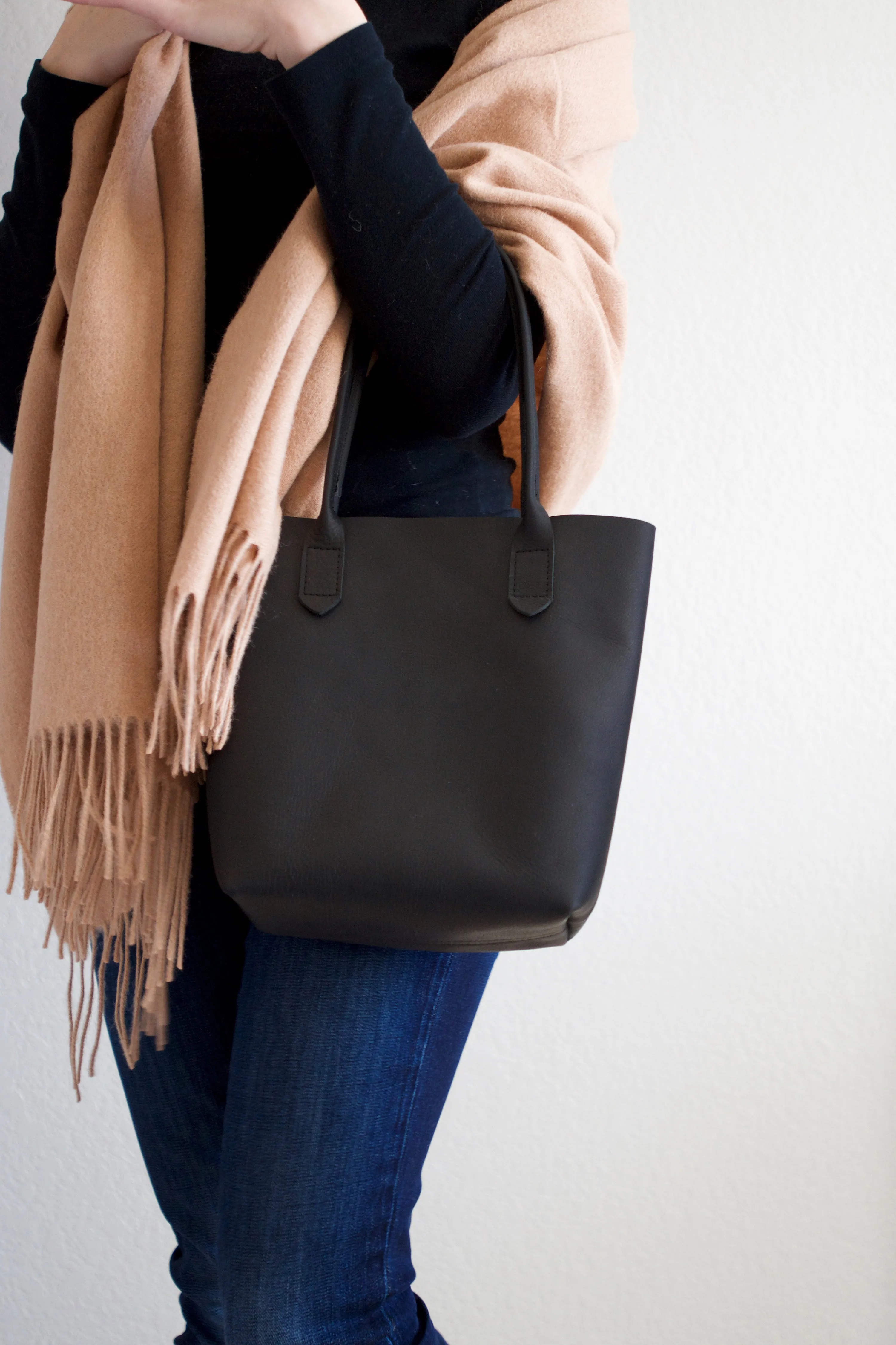 Leather Market Tote Bag in Deep Black Kodiak Leather