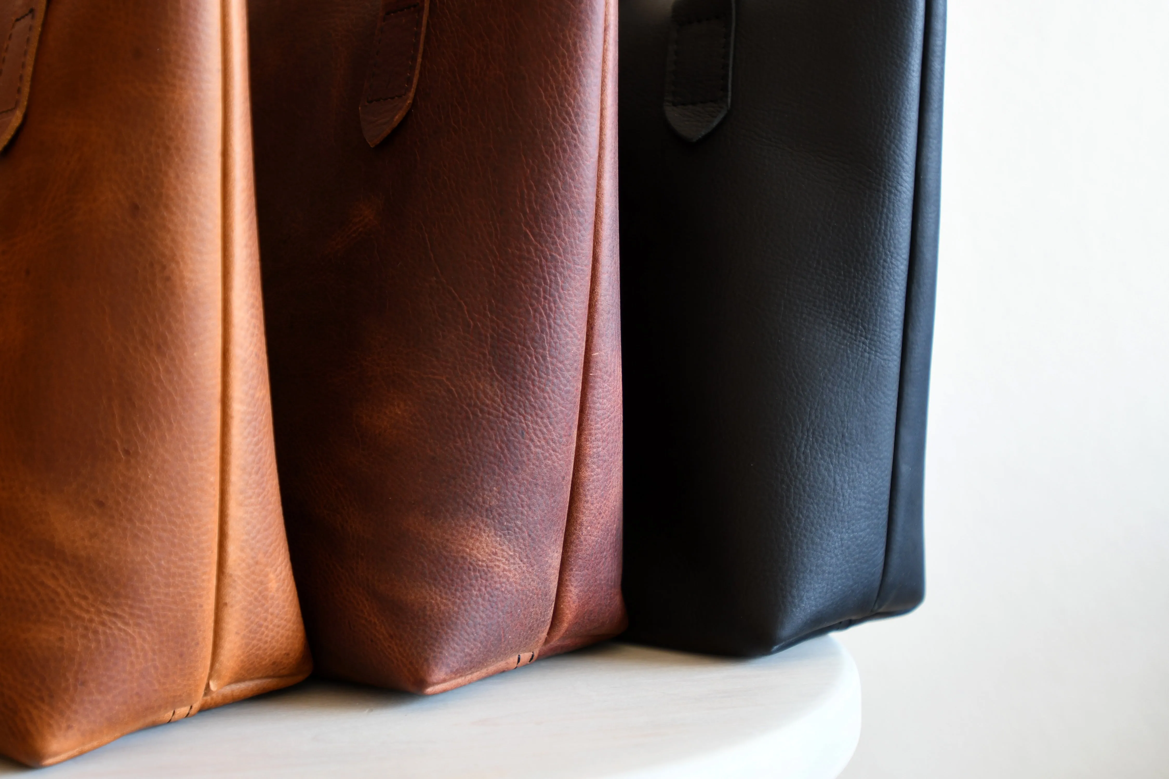 Leather Market Tote Bag in Russet Red Kodiak Leather