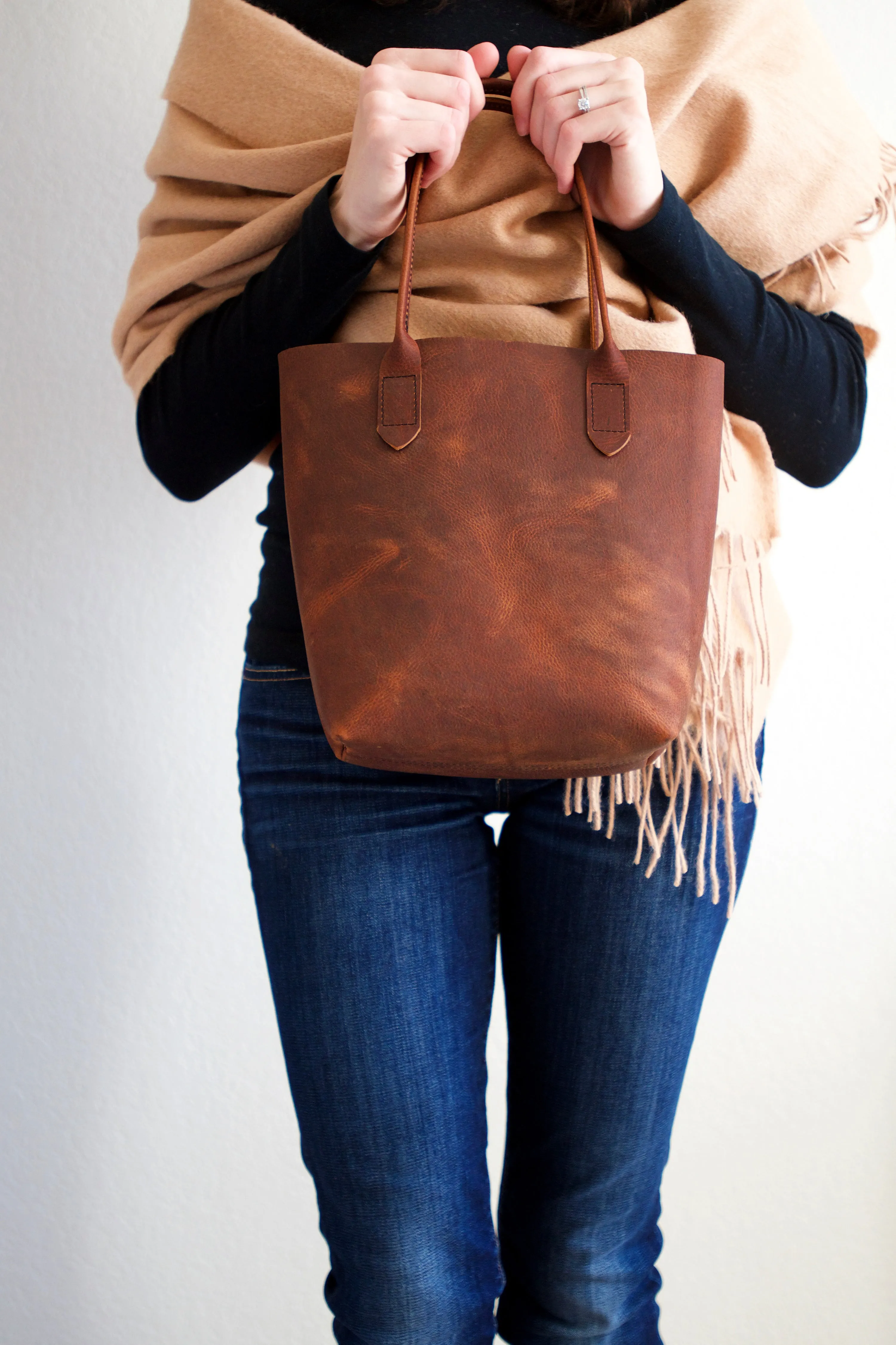 Leather Market Tote Bag in Russet Red Kodiak Leather