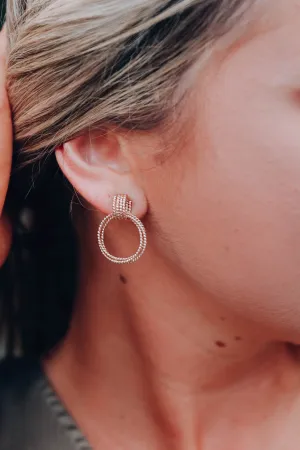 Linked Rings Dangle Earrings - Gold