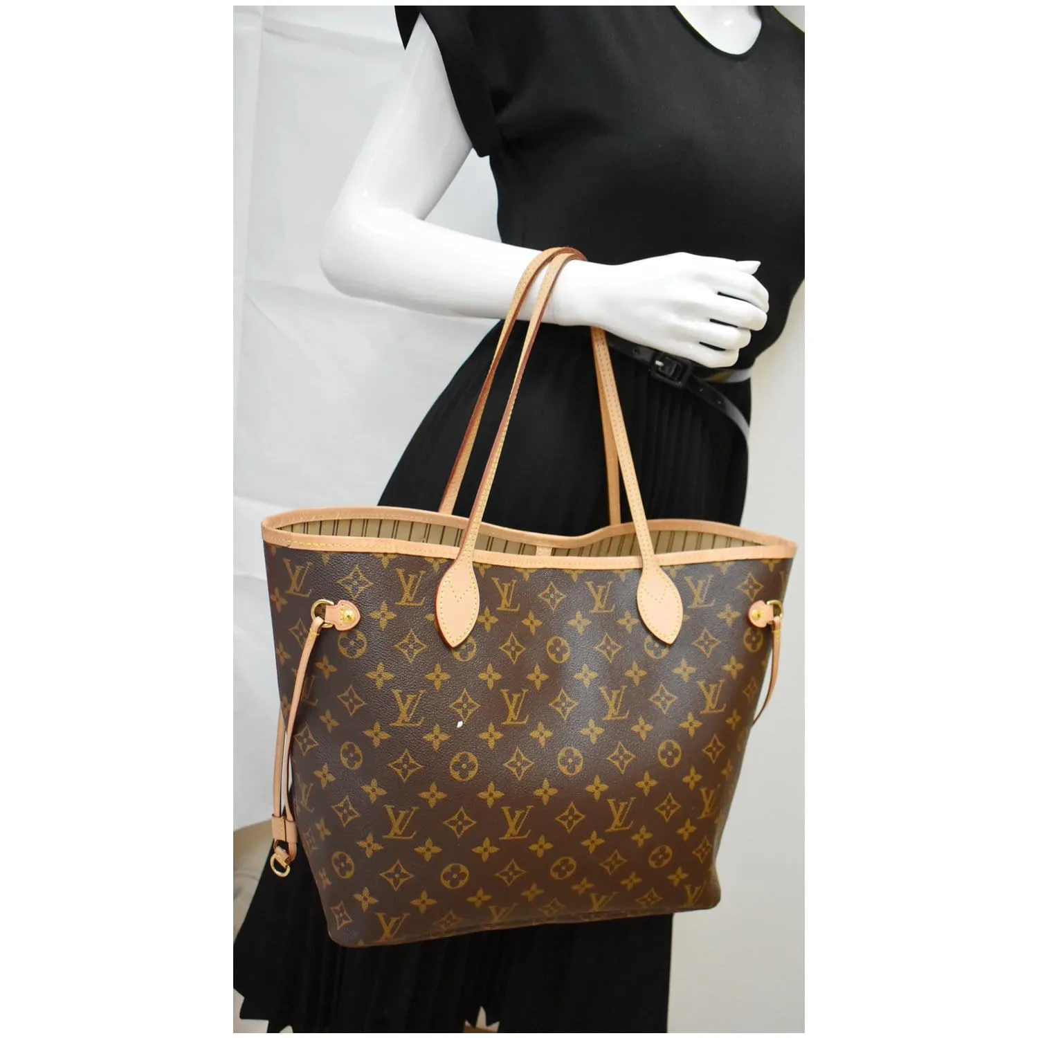 LOUIS VUITTON Neverfull MM Monogram Canvas Tote Bag Brown