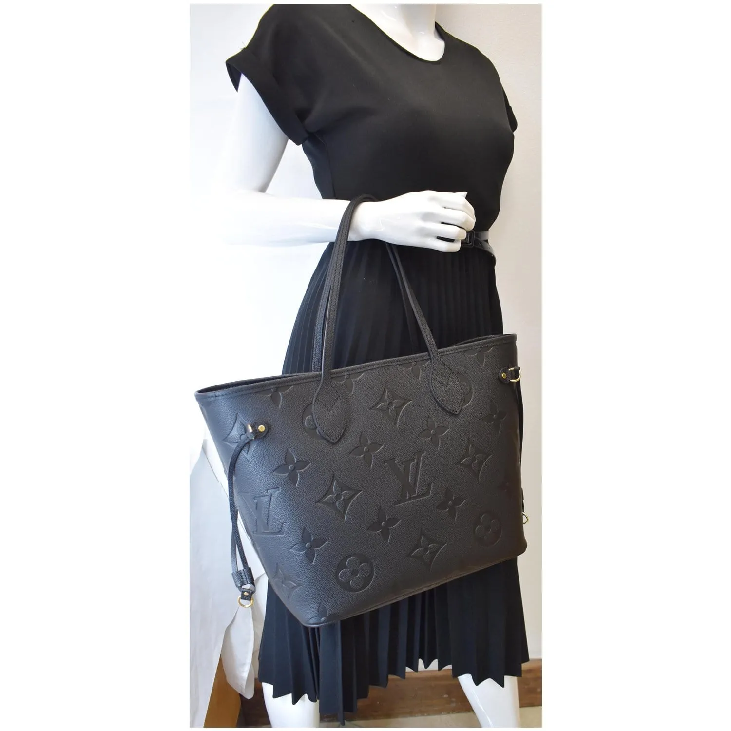 LOUIS VUITTON Neverfull MM Monogram Empreinte Tote Bag Black