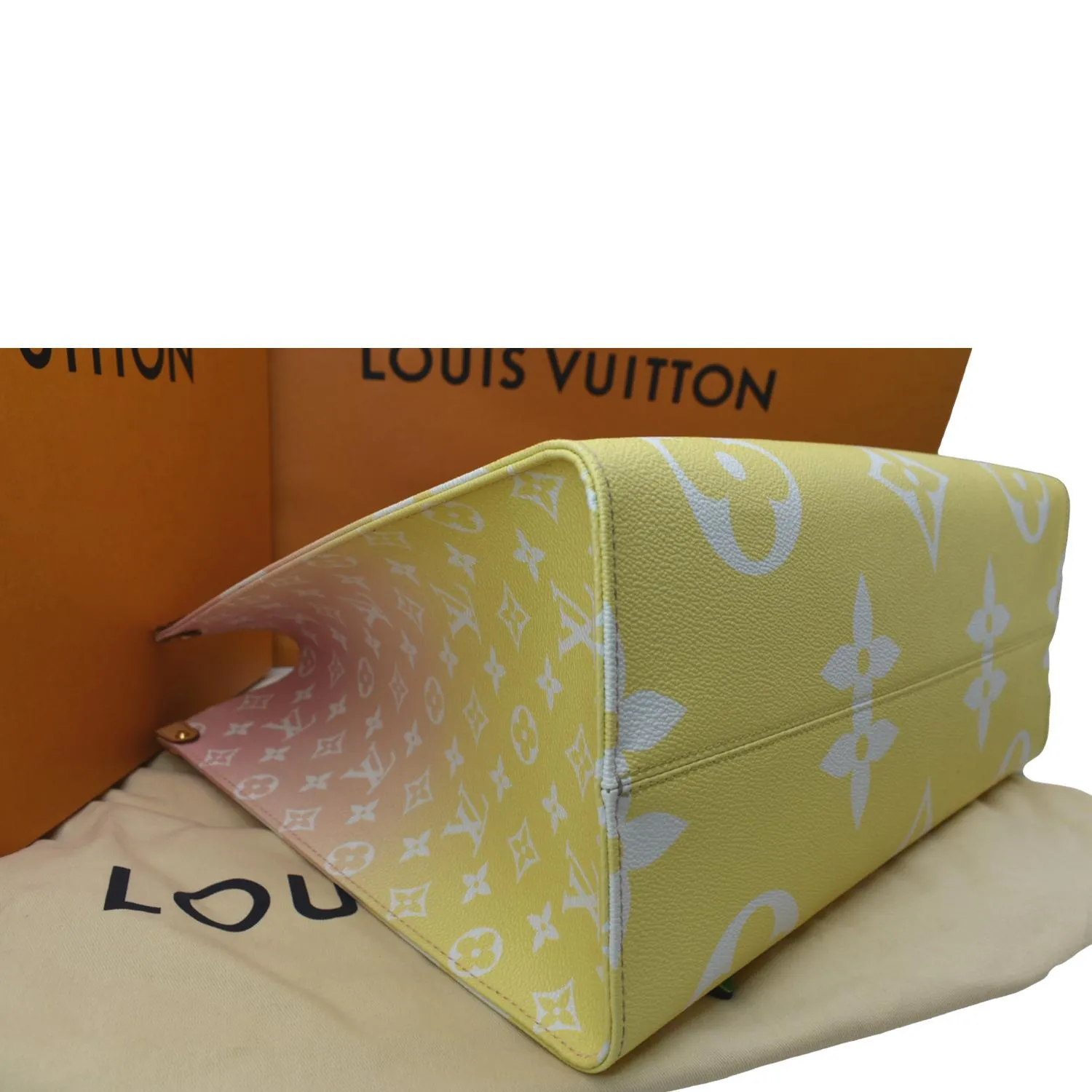 LOUIS VUITTON Pool Onthego GM Monogram Shoulder Bag Pink  - New Year Deals
