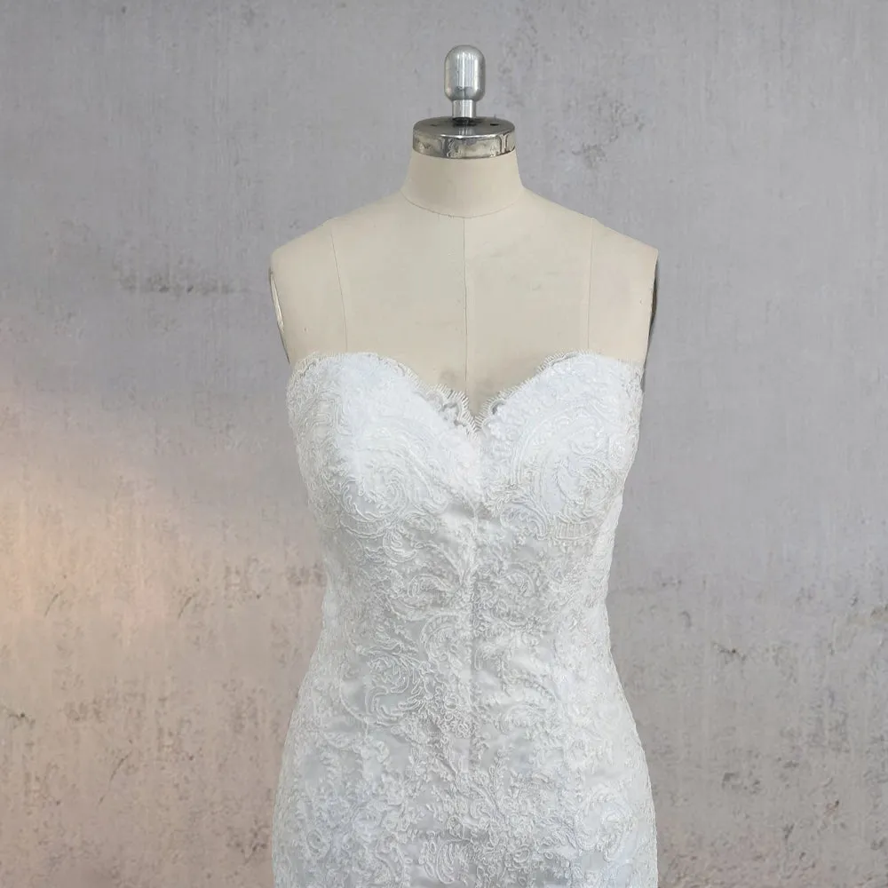 Mermaid White Strapless Wedding Dresses with Appliques