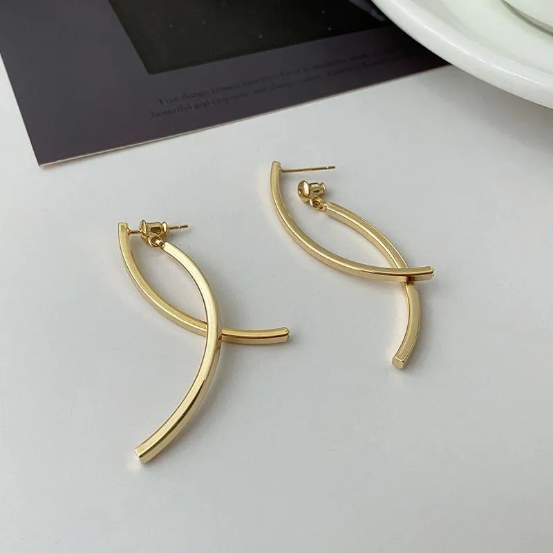 Metal Line Earrings