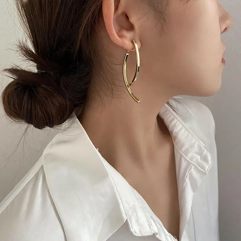 Metal Line Earrings
