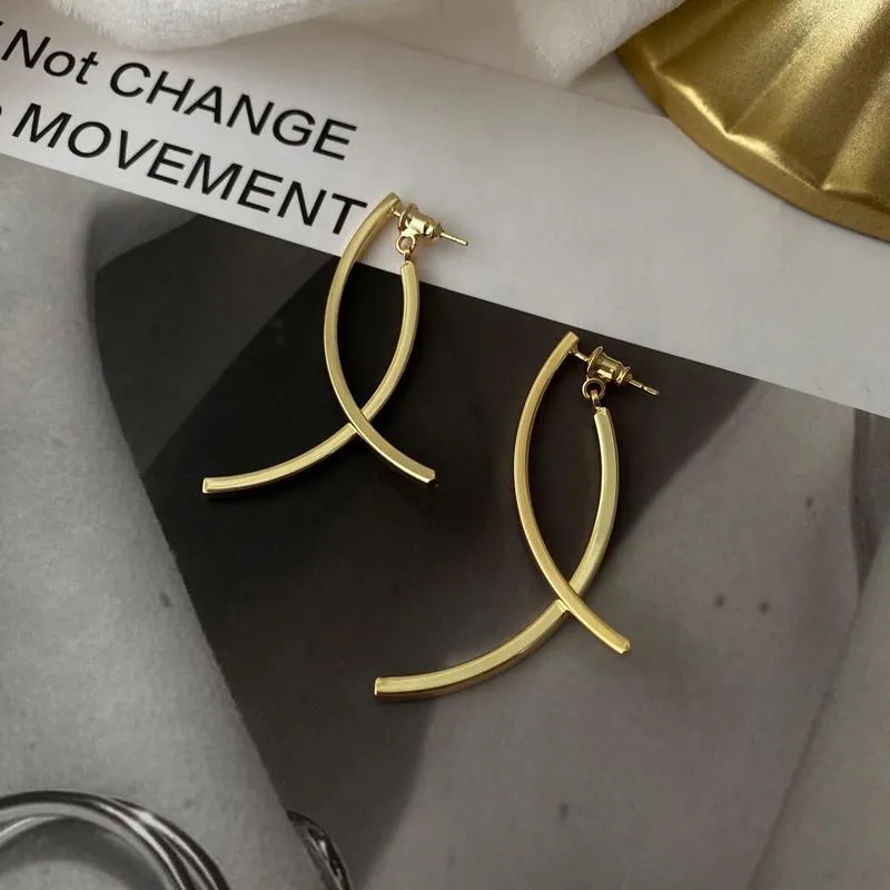 Metal Line Earrings