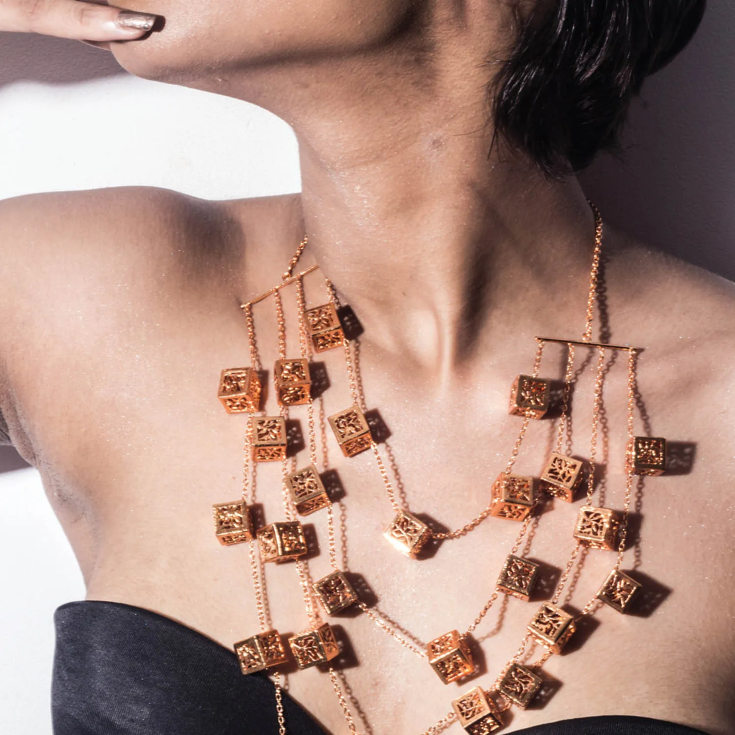 NOOR DROP NECKLACE